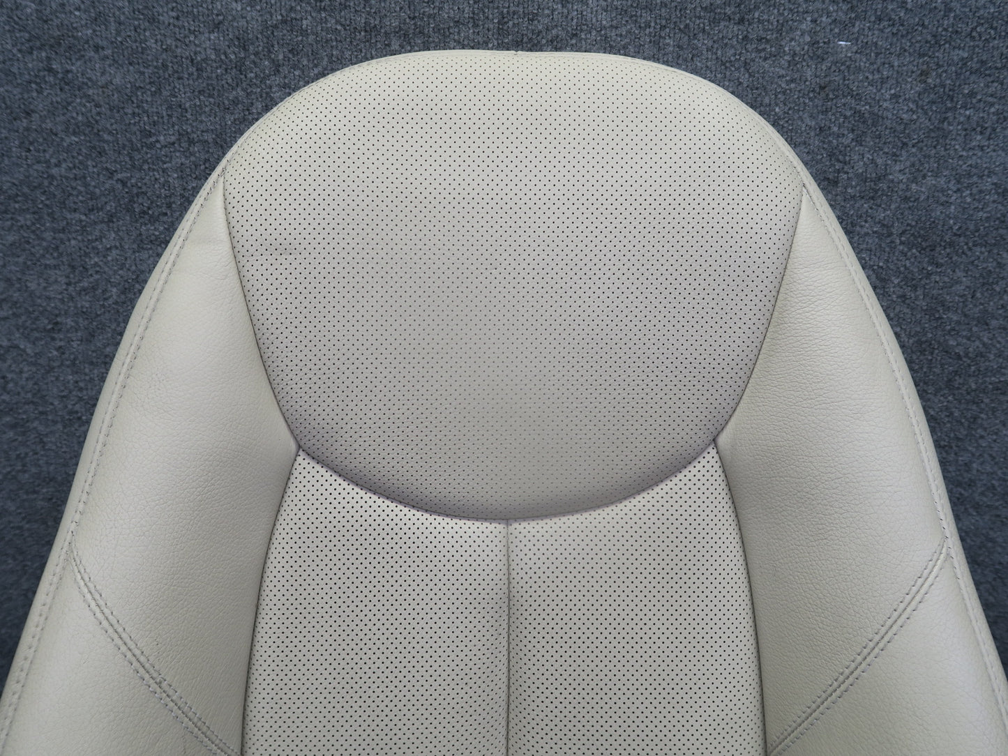 07-08 Mercedes R230 SL550 Front Right Seat Upper Perforated Leather Cushion OEM