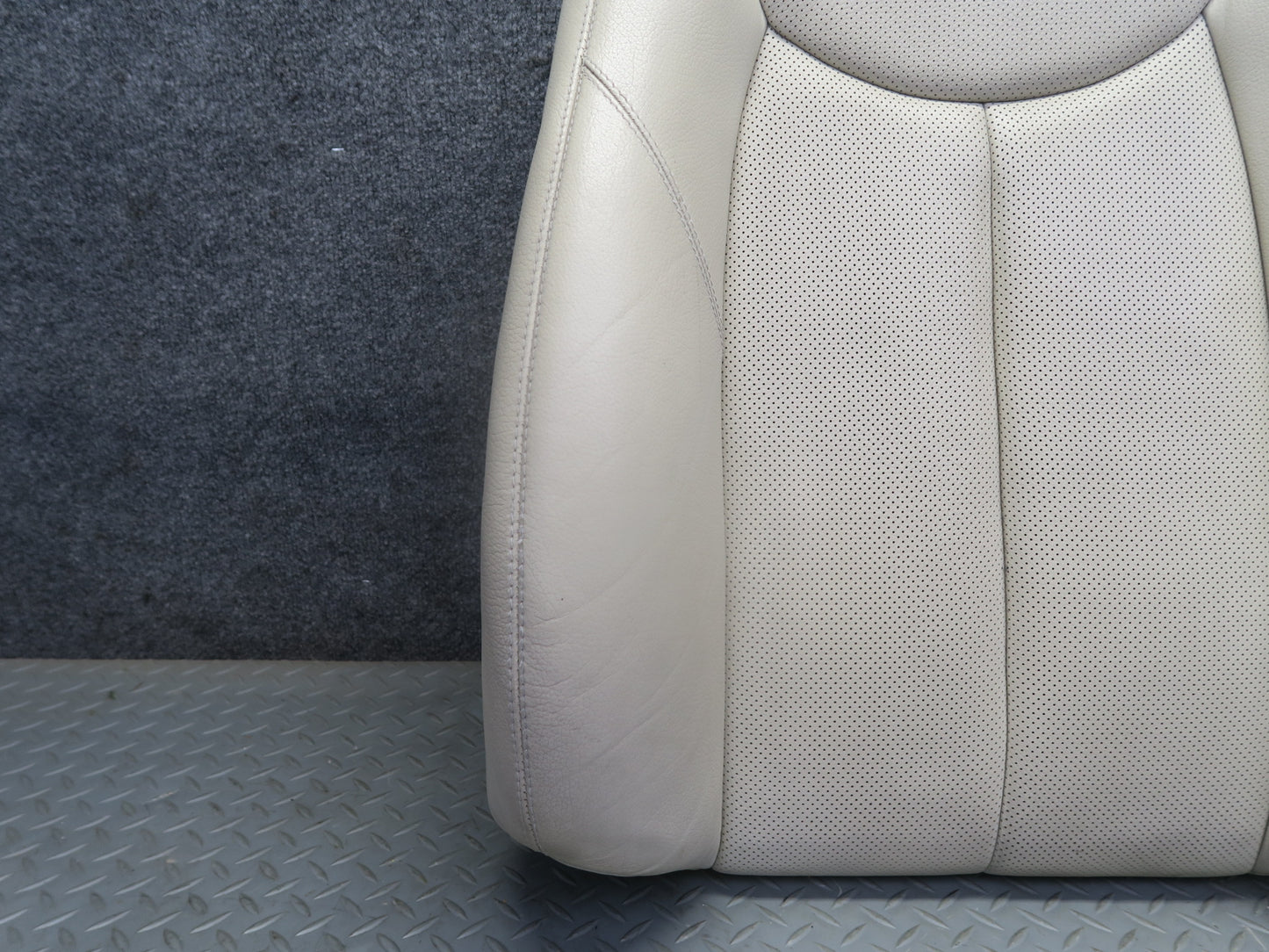 07-08 Mercedes R230 SL550 Front Right Seat Upper Perforated Leather Cushion OEM