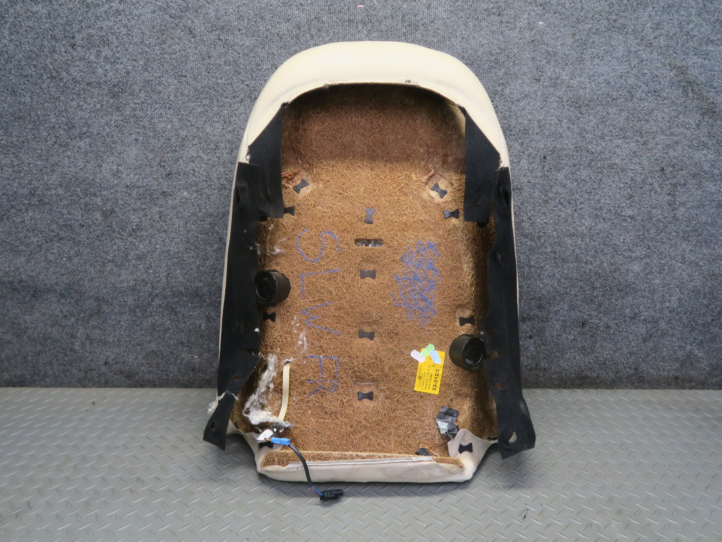 07-08 Mercedes R230 SL550 Front Right Seat Upper Perforated Leather Cushion OEM