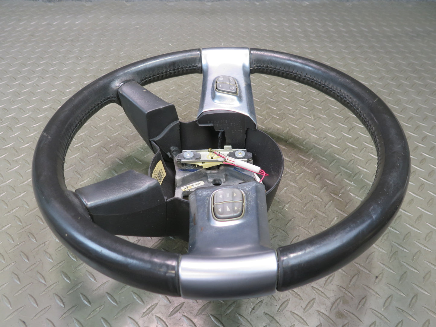 03-06 Chevrolet SSR Multifunction Leather Steering 15162293 OEM