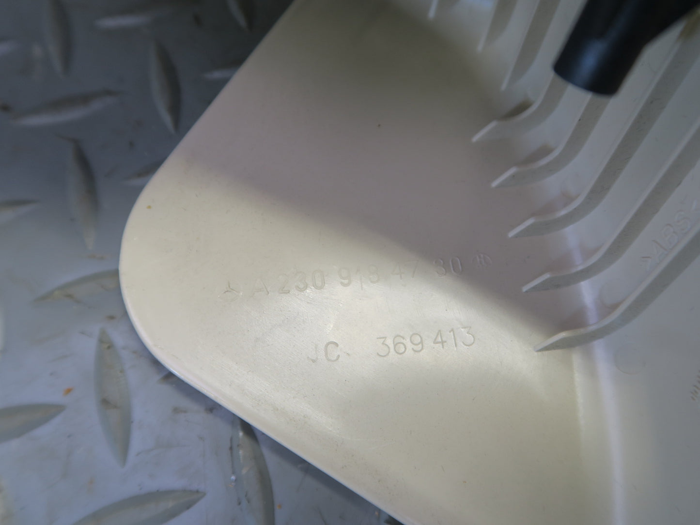 07-08 Mercedes R230 SL550 Set of 7 Front Left Seat Trim Cover Panel Beige OEM