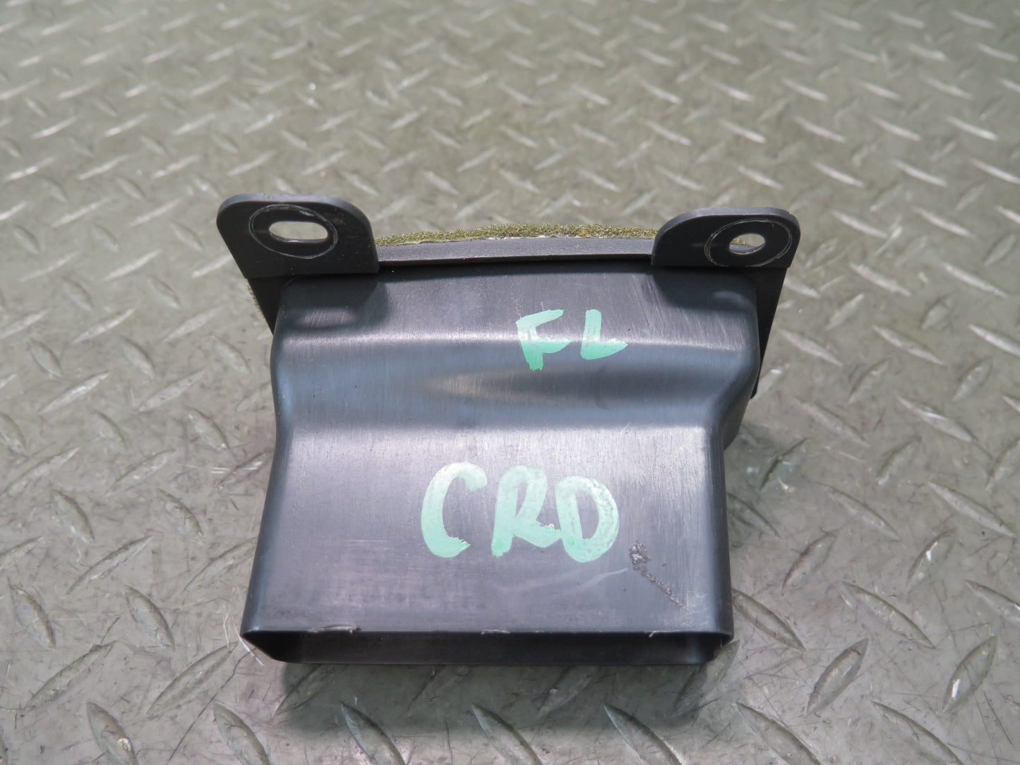 03-06 Chevrolet SSR Dash Dashboard Left Air Vent Grille OEM