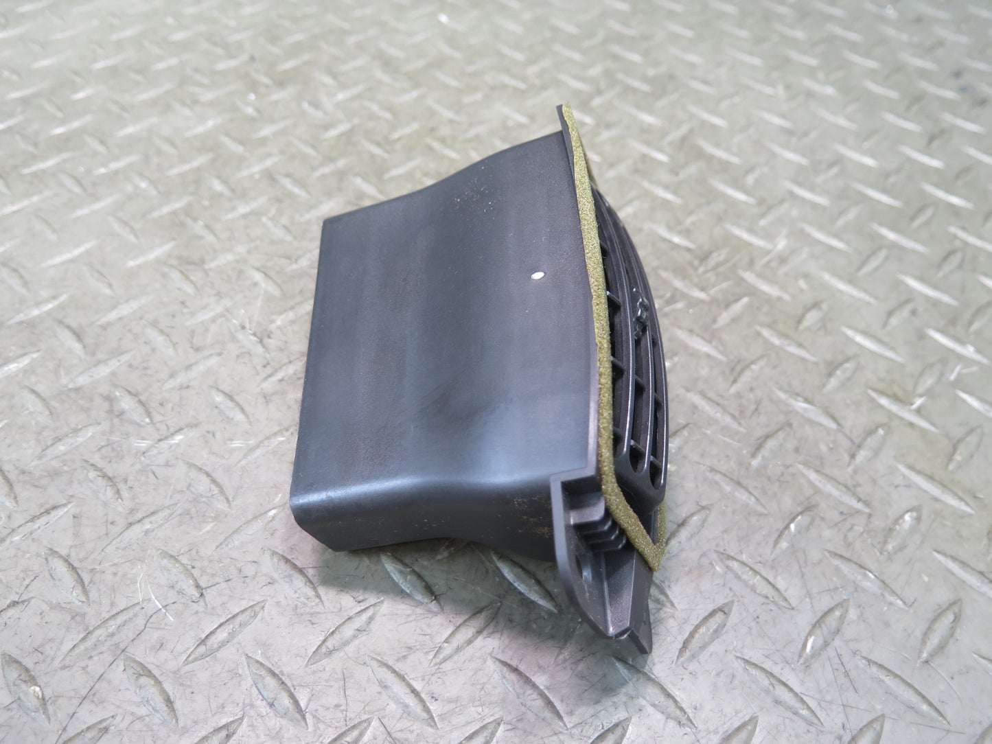 03-06 Chevrolet SSR Dash Dashboard Center Left Air Vent Grille OEM
