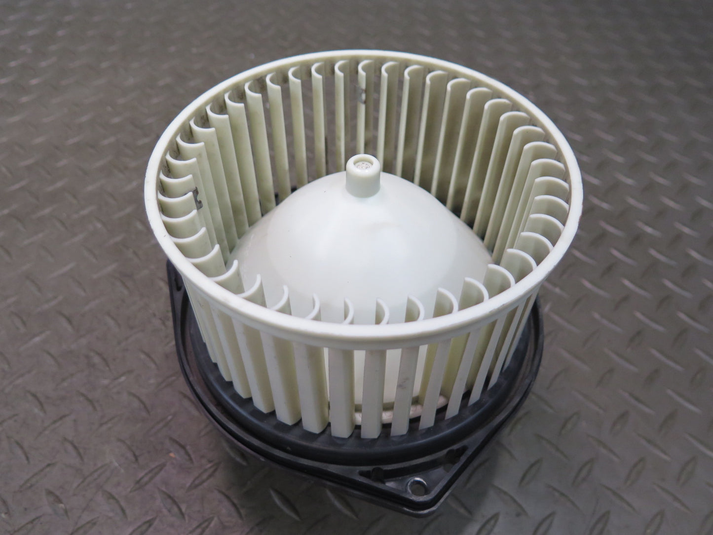 03-06 Chevrolet SSR A/C Heater Blower Motor Fan w Resistor OEM
