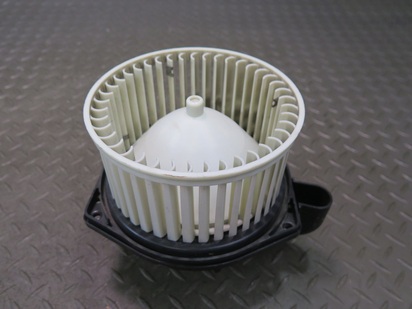 03-06 Chevrolet SSR A/C Heater Blower Motor Fan w Resistor OEM