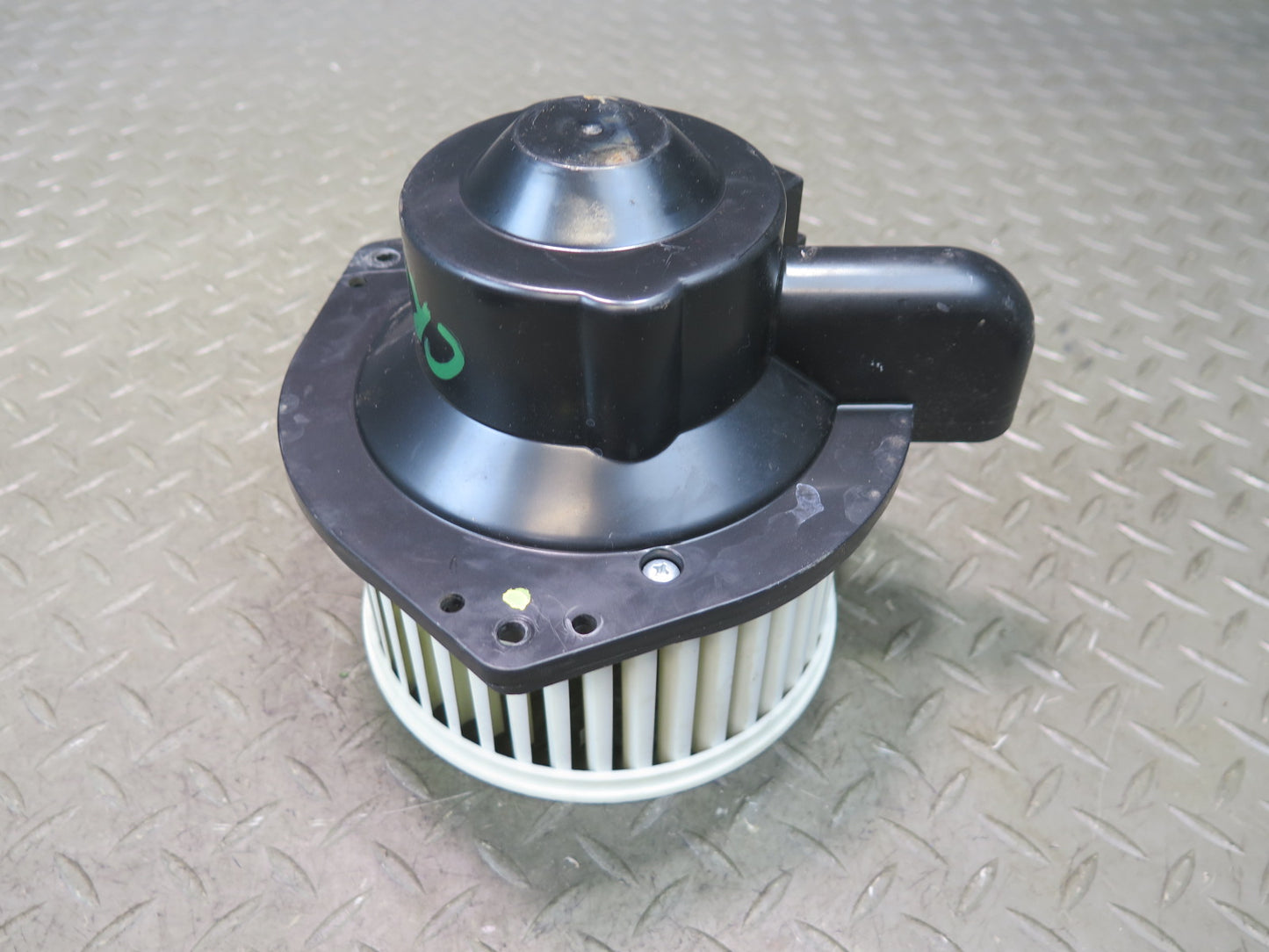 03-06 Chevrolet SSR A/C Heater Blower Motor Fan w Resistor OEM