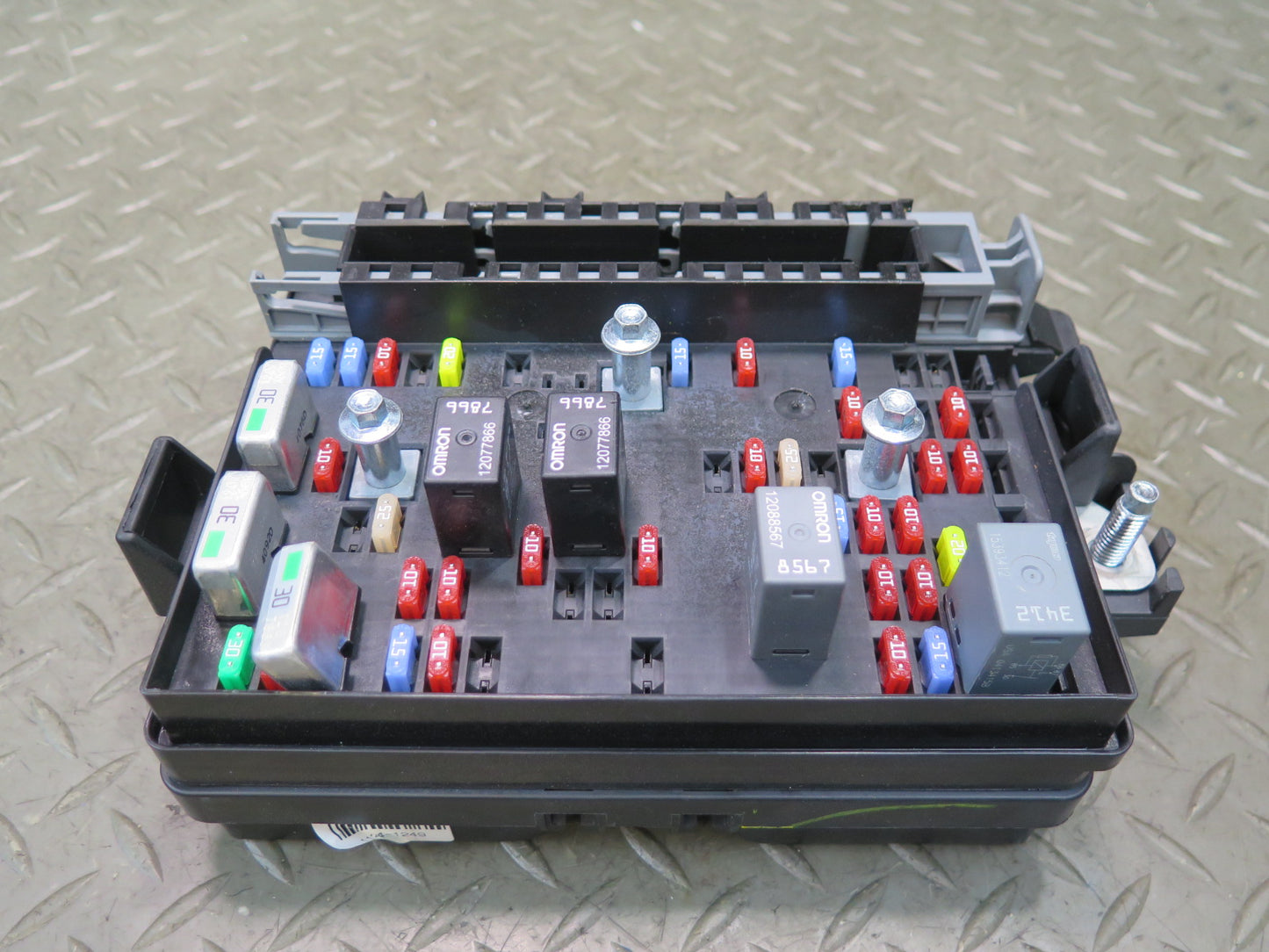 2004 Chevrolet SSR 5.3L LM4 A/T Interior Relay Fuse Box 15134903 OEM