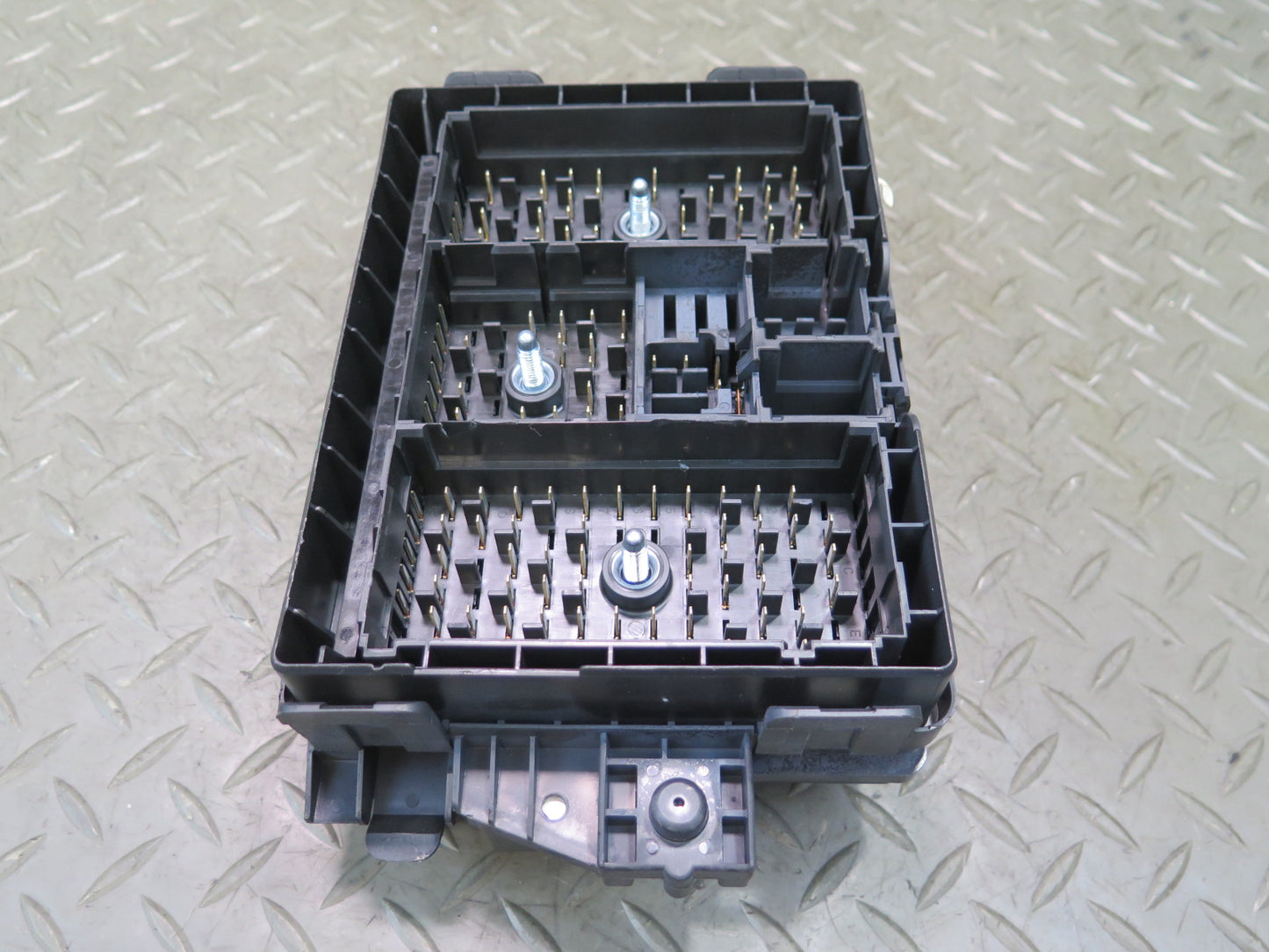 2004 Chevrolet SSR 5.3L LM4 A/T Interior Relay Fuse Box 15134903 OEM