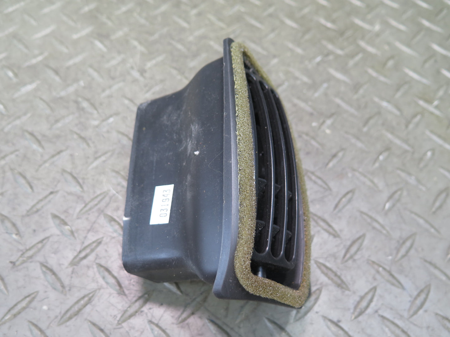 03-06 Chevrolet SSR Dash Dashboard Right Air Vent Grille OEM