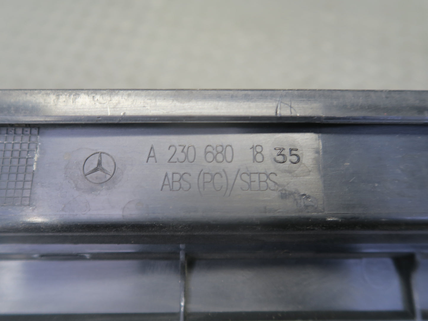 03-12 Mercedes R230 Sl-class Set of 2 Outer Door Scuff Sill Plate Trim Cover OEM