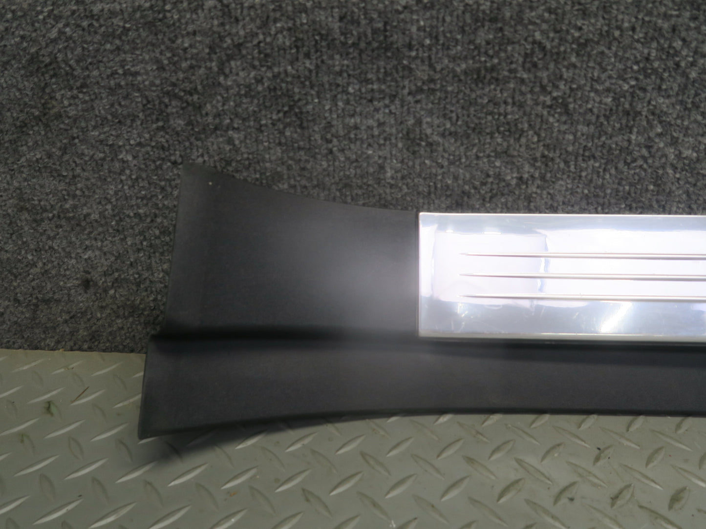 03-12 Mercedes R230 Sl-class Set of 2 Outer Door Scuff Sill Plate Trim Cover OEM