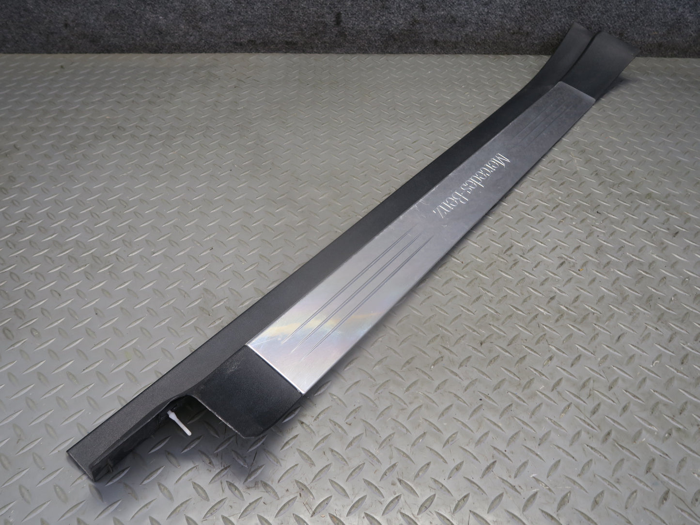 03-12 Mercedes R230 Sl-class Set of 2 Outer Door Scuff Sill Plate Trim Cover OEM