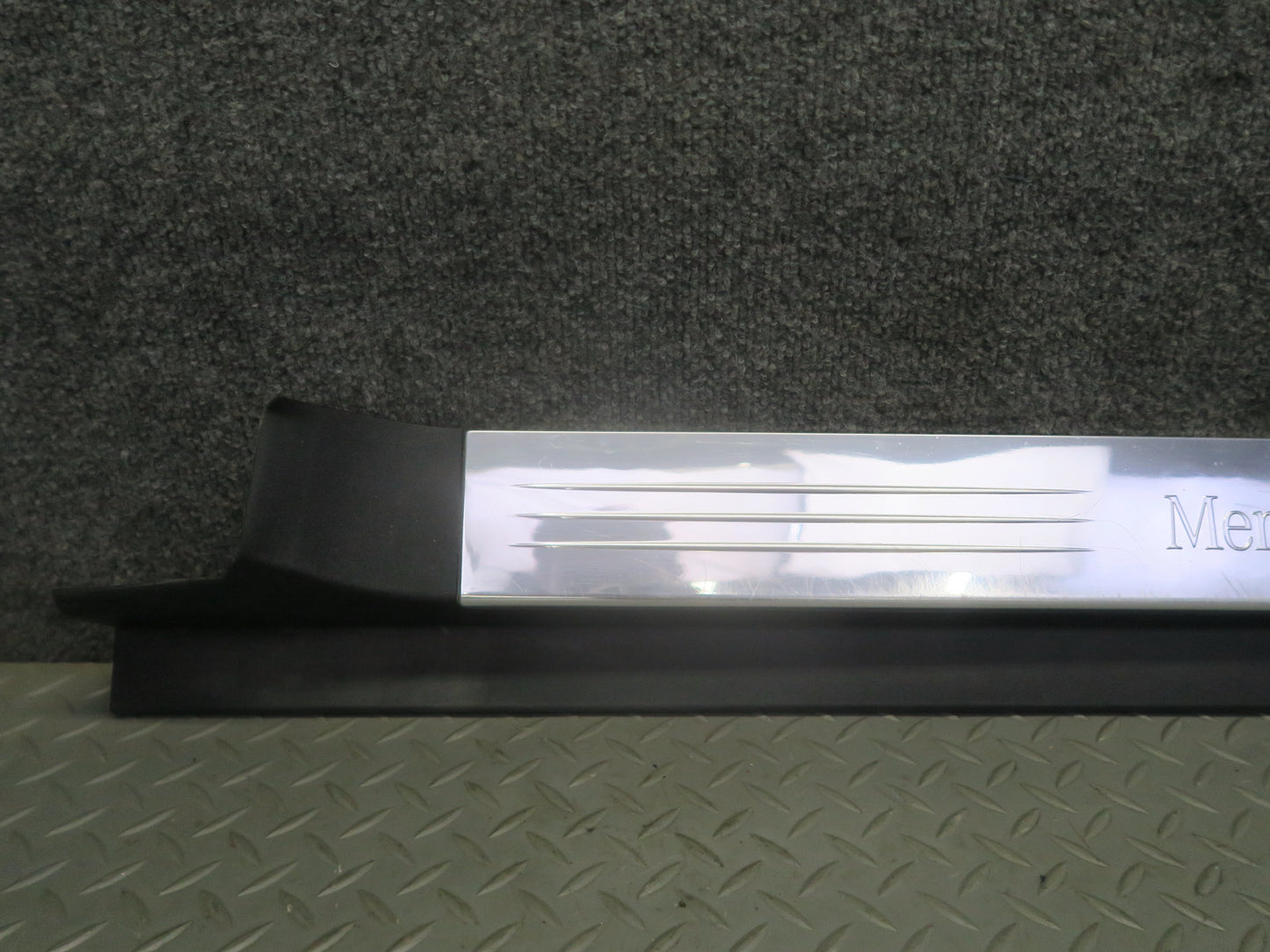 03-12 Mercedes R230 Sl-class Set of 2 Outer Door Scuff Sill Plate Trim Cover OEM