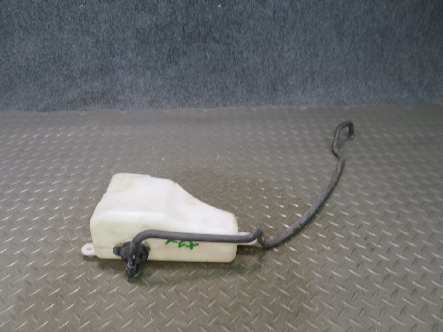 2003-2009 Lexus GX470 Engine Coolant Expansion Overflow Reservoir Tank