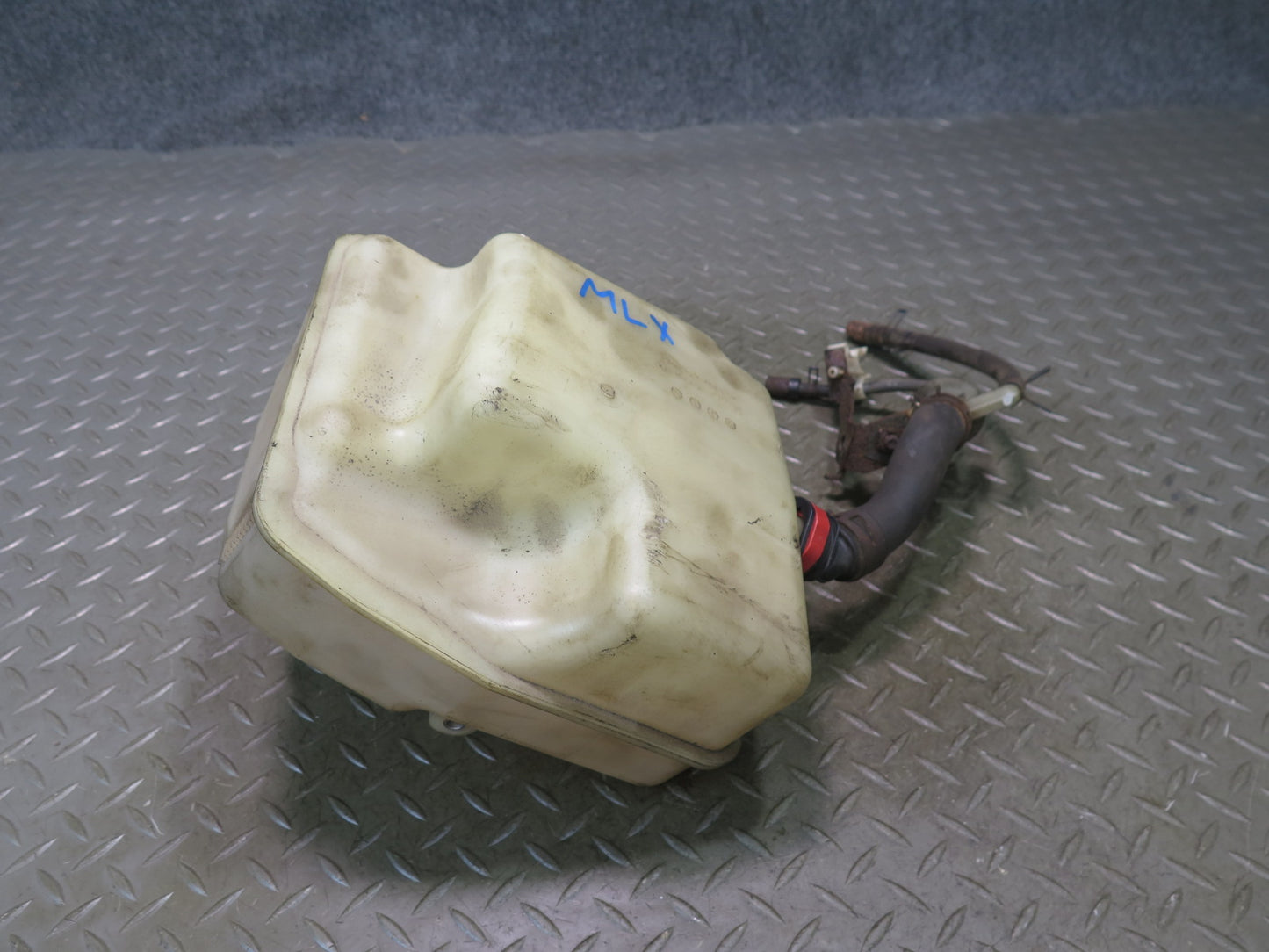 08-11 Lexus URJ201L LX570 Hydraulic Suspension Hieight Control Pump Reservoir