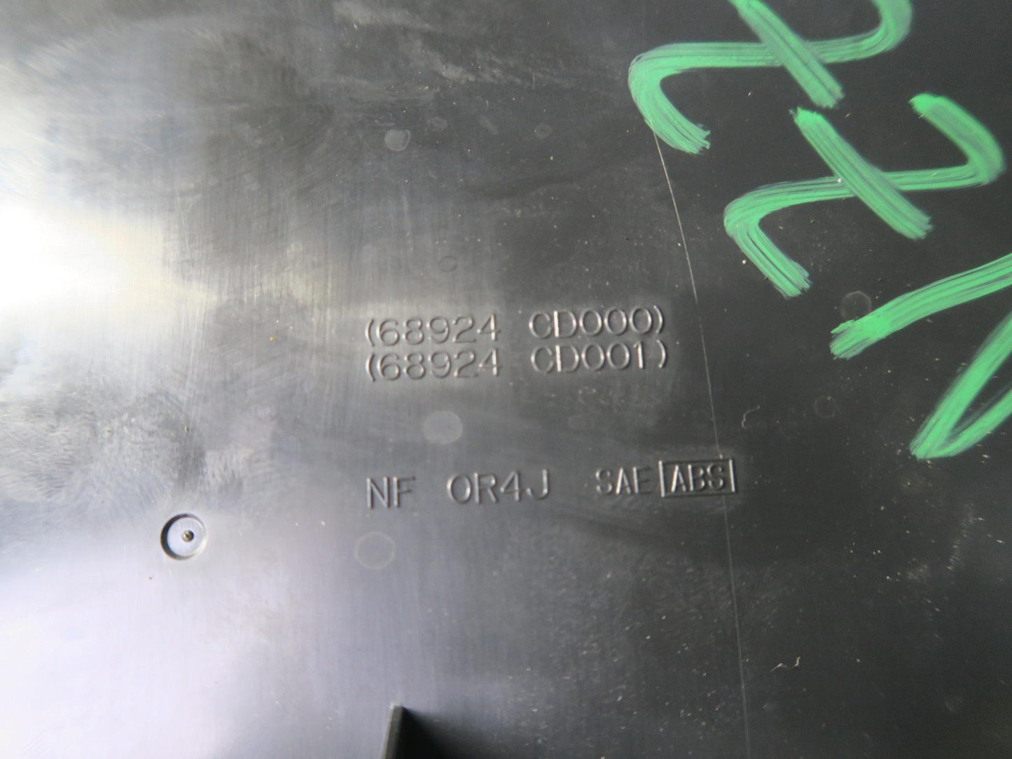 04-05 Nissan 350Z Z33 Convertible A/T Center Console Trim Cover Panel Black OEM