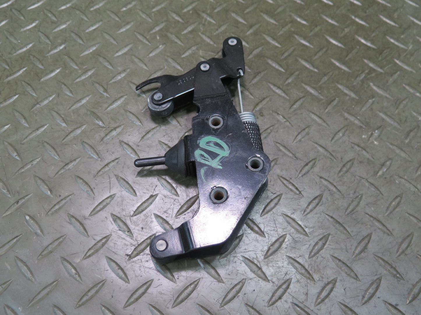 03-06 Chevrolet SSR Front Right & Left Roof Windshield Frame Lock Latch Set OEM