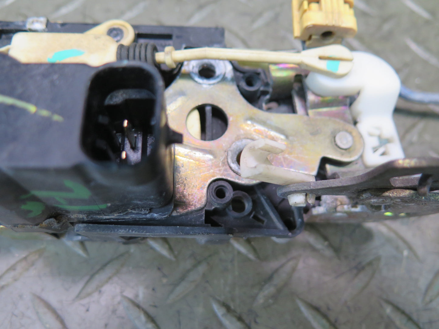 03-06 Chevrolet SSR Front Left Driver Door Lock Latch Actuator OEM