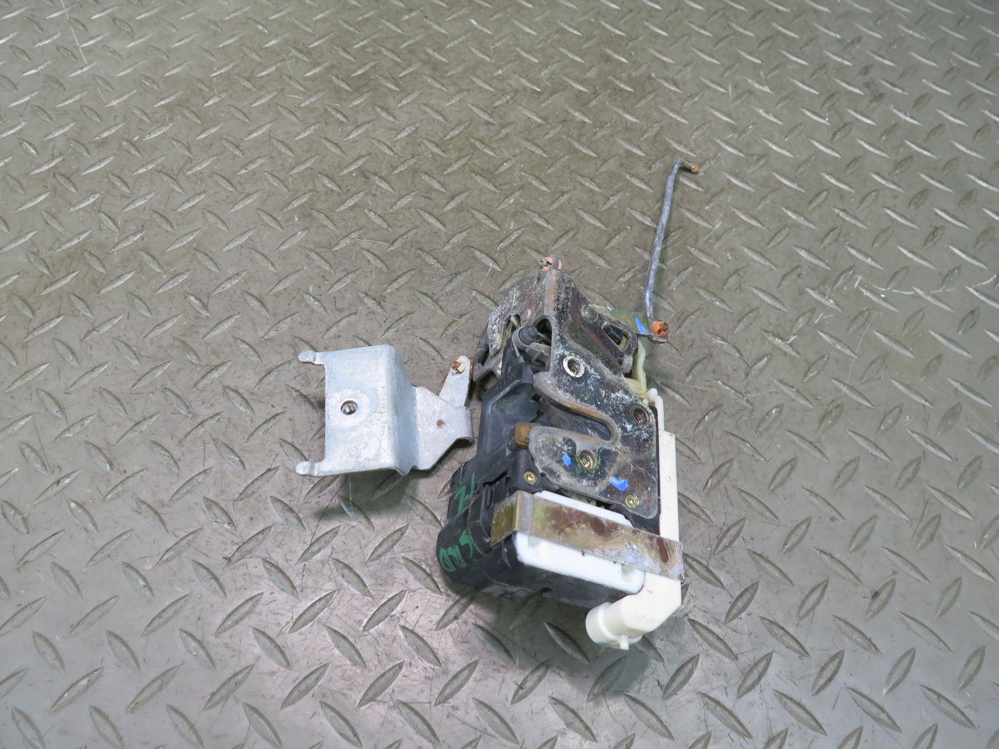 03-06 Chevrolet SSR Front Left Driver Door Lock Latch Actuator OEM