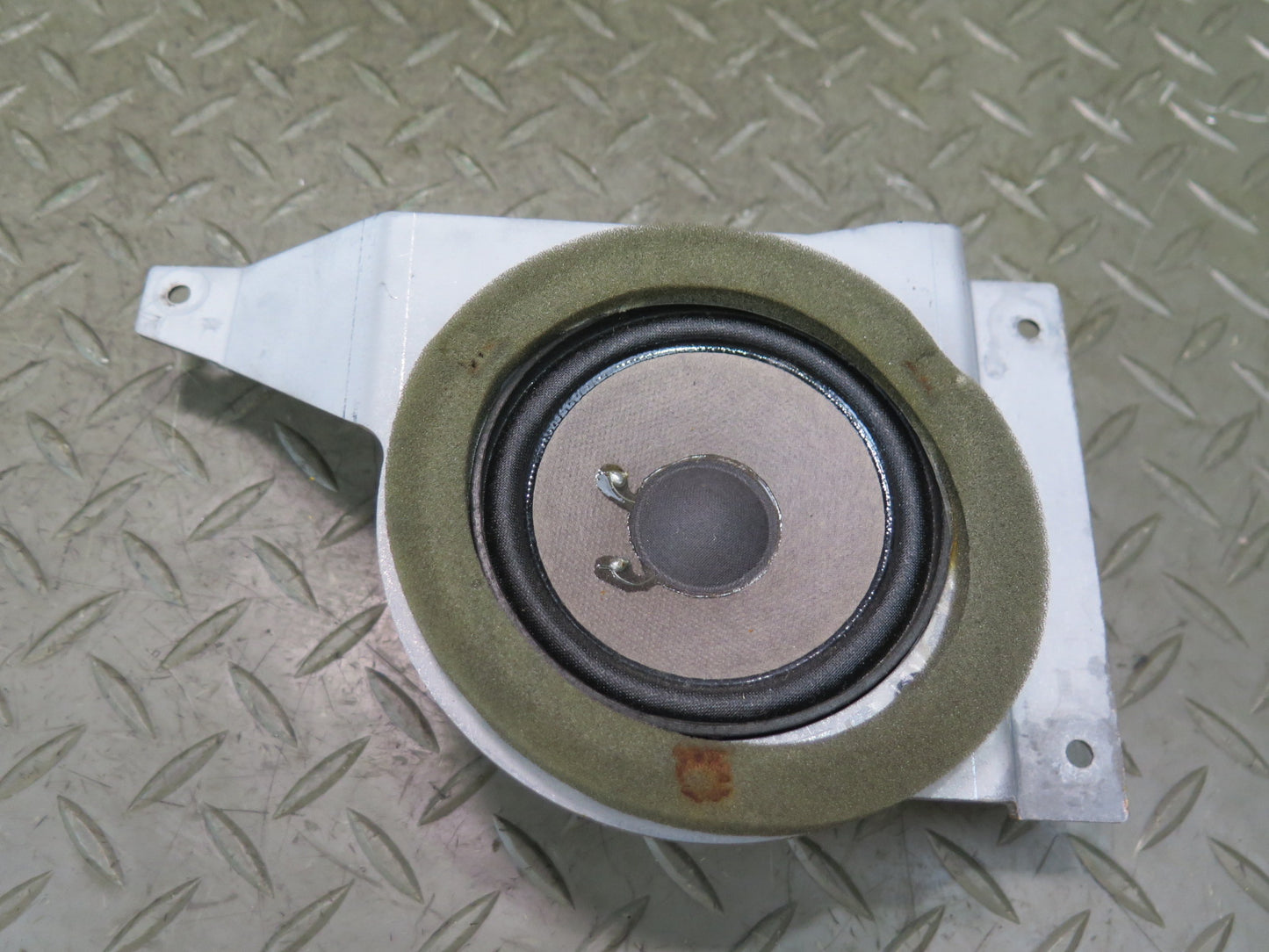 03-06 Chevrolet SSR Front Right & Left Door Bose Speaker w Bracket Mount Set OEM