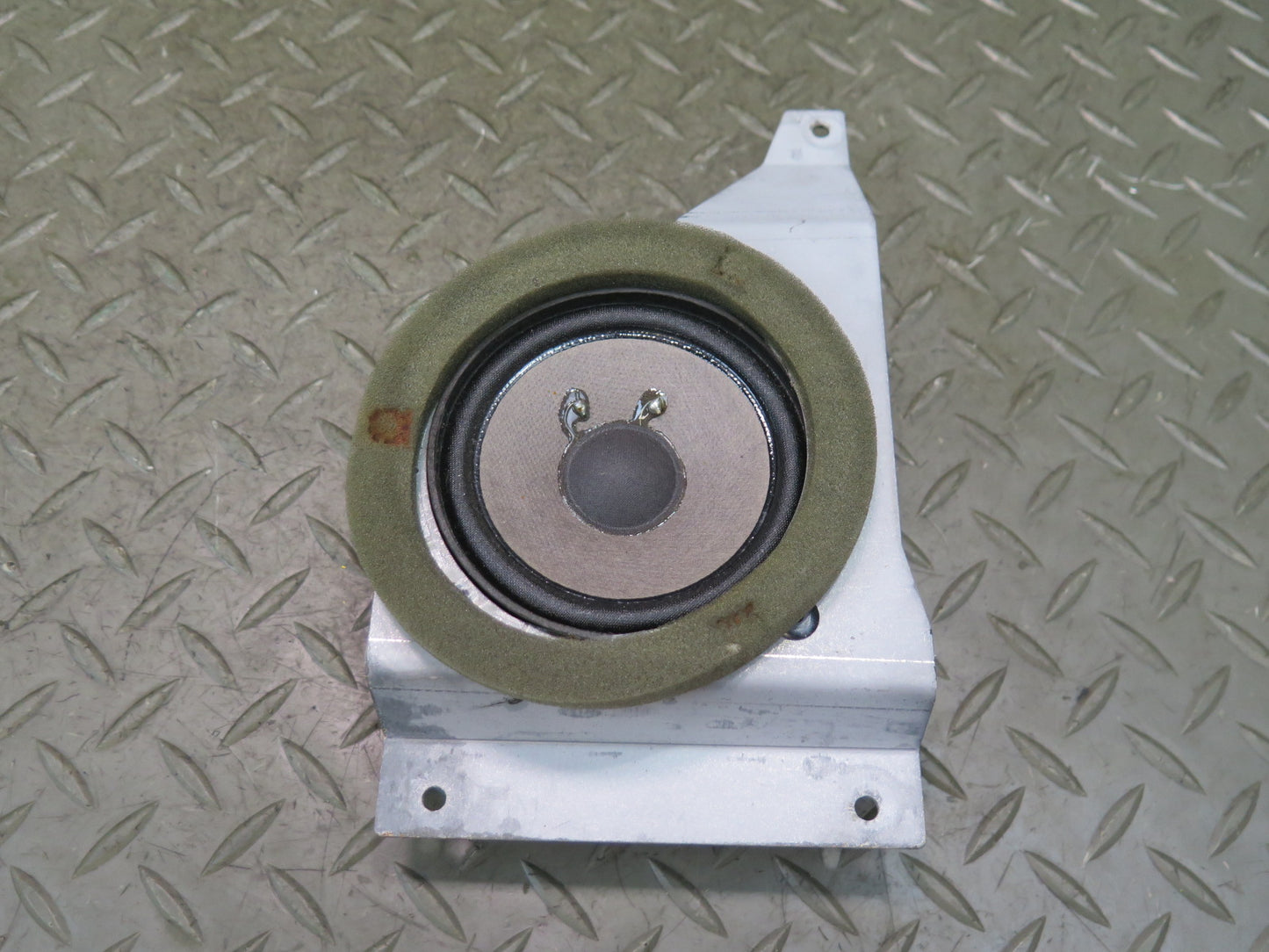 03-06 Chevrolet SSR Front Right & Left Door Bose Speaker w Bracket Mount Set OEM
