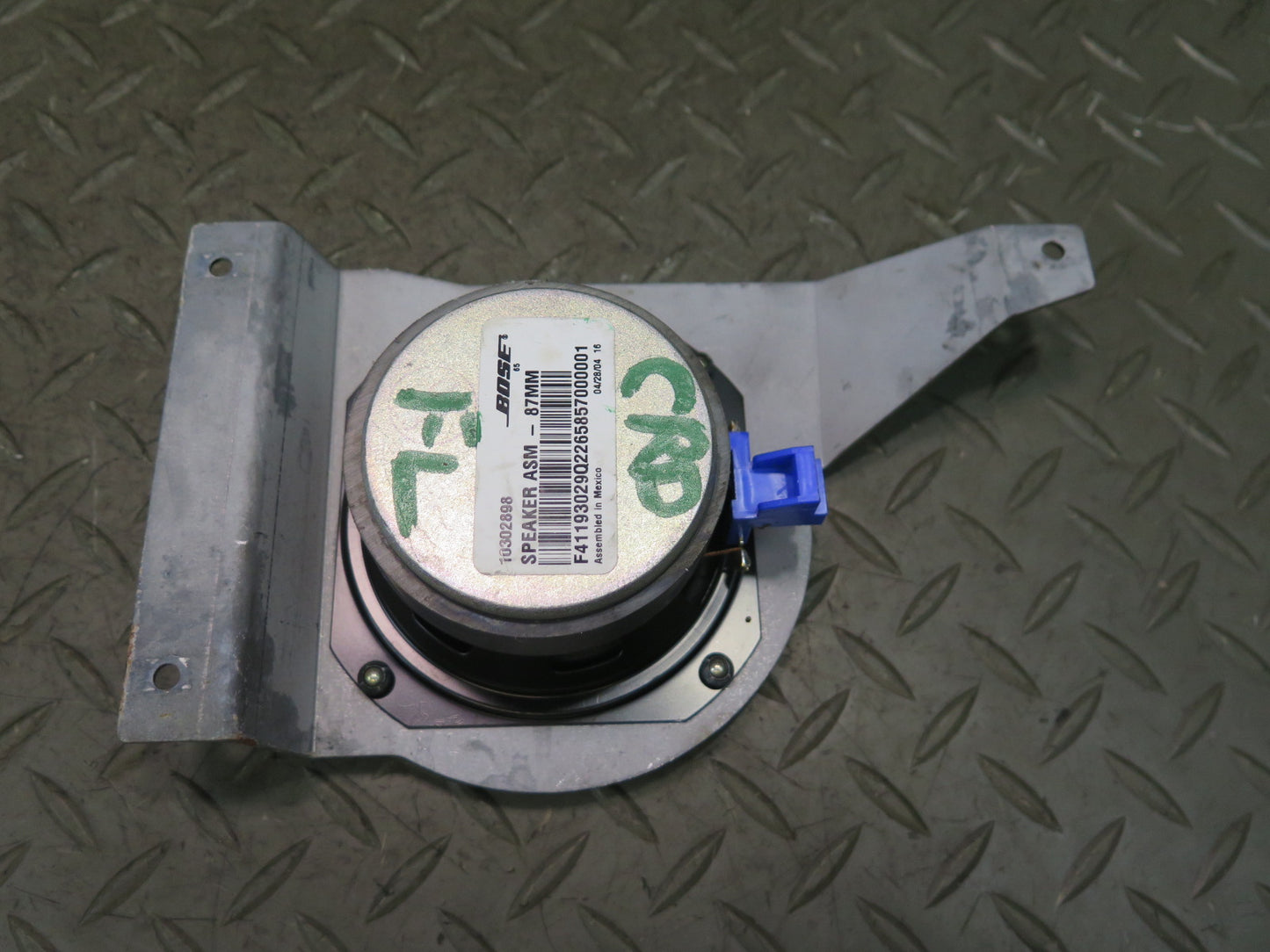 03-06 Chevrolet SSR Front Right & Left Door Bose Speaker w Bracket Mount Set OEM