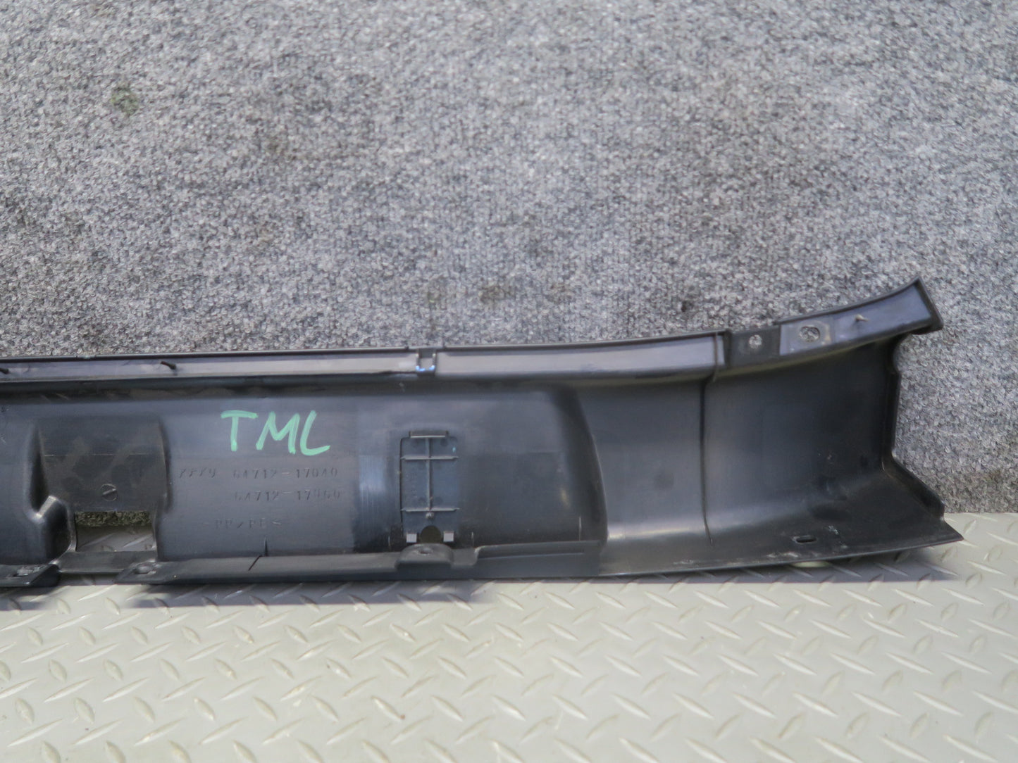 00-05 Toyota MR2 Spyder ZZW30L Rear Trunk Sill Trim Panel 64712-17040 OEM