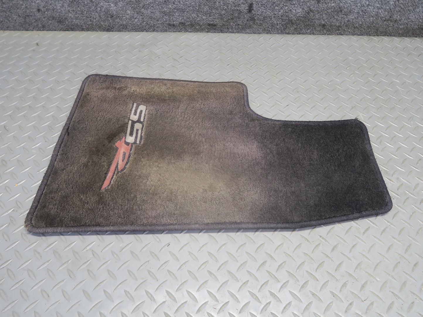 03-04 Chevrolet SSR Set of 2 Front Left & Right Floor MAT Black Carpet