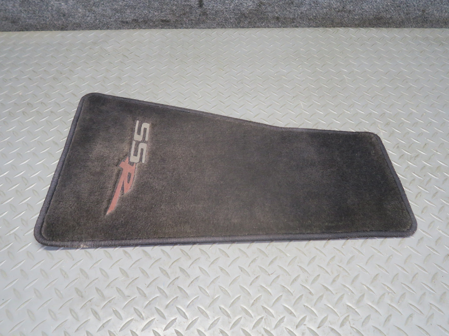 03-04 Chevrolet SSR Set of 2 Front Left & Right Floor MAT Black Carpet