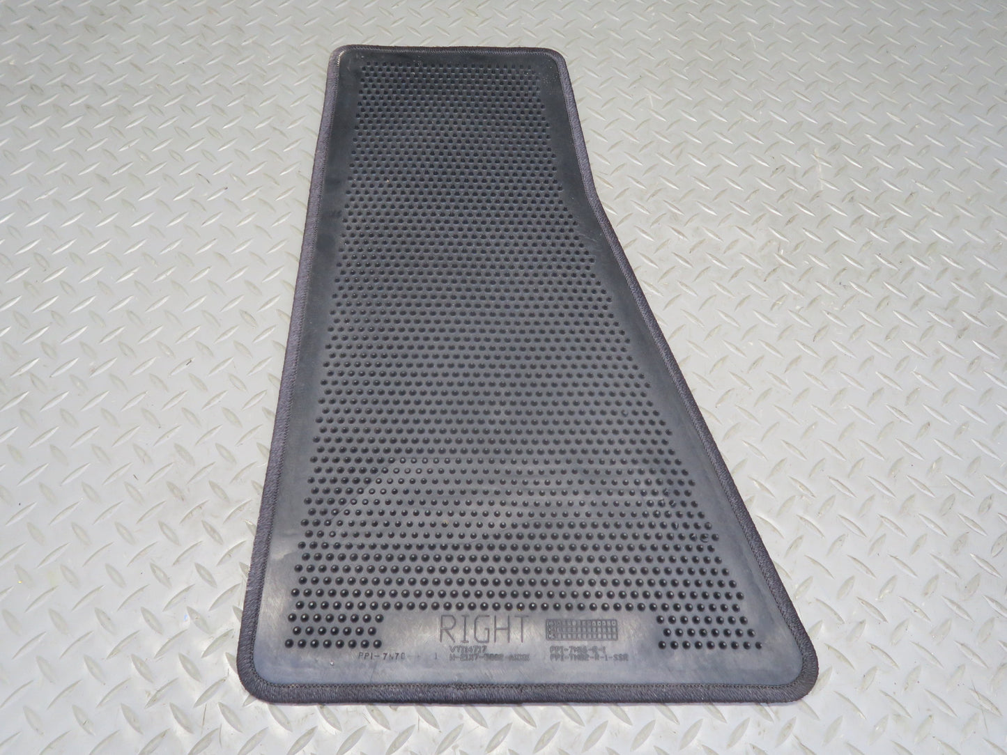 03-04 Chevrolet SSR Set of 2 Front Left & Right Floor MAT Black Carpet