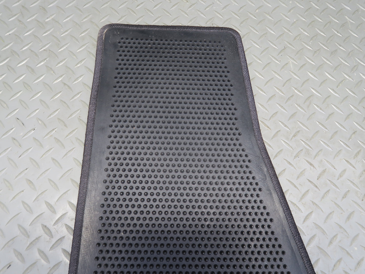 03-04 Chevrolet SSR Set of 2 Front Left & Right Floor MAT Black Carpet