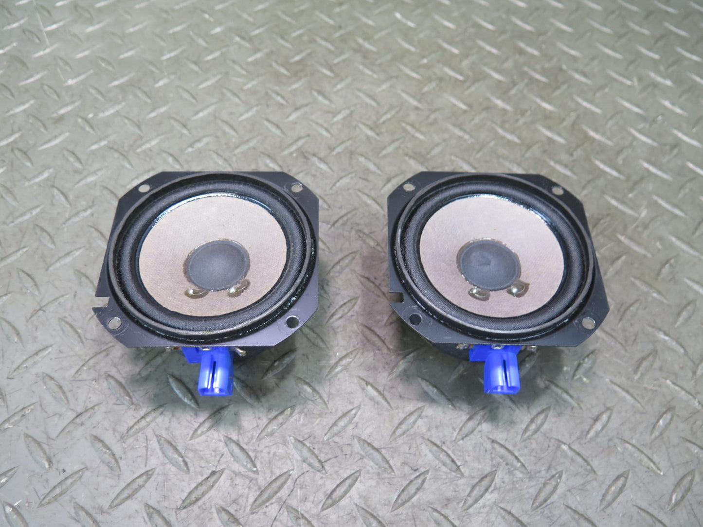 03-06 Chevrolet SSR Set of 2 Front or Rear 3.5" Speaker 10302898 OEM