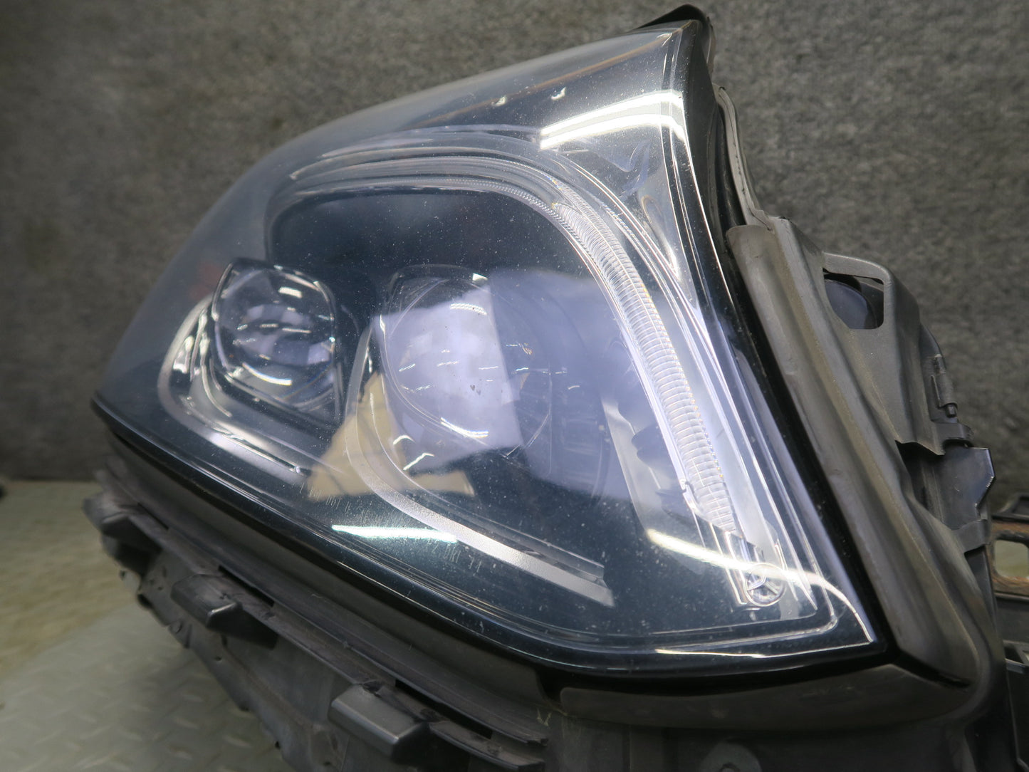 2017-2019 Mercedes X166 GLS450 Front Right Side Intelligent LED Headlight Lamp