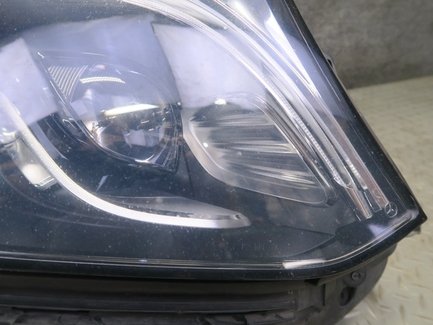 2017-2019 Mercedes X166 GLS450 Front Right Side Intelligent LED Headlight Lamp