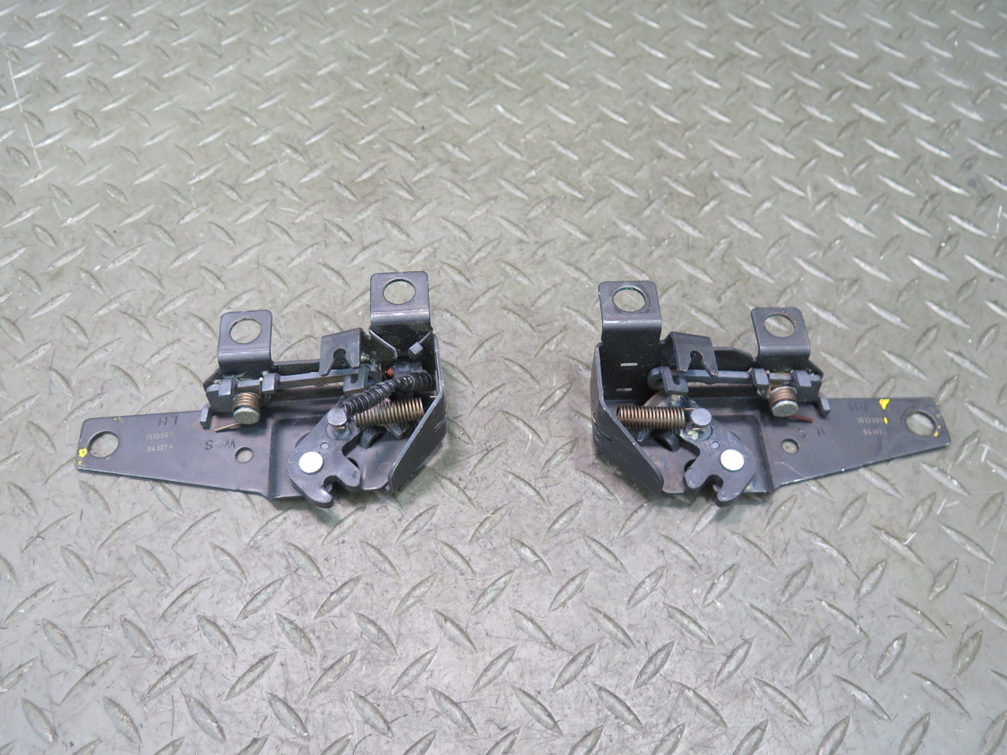 03-06 Chevrolet SSR Set of 2 Rear Right & Left Rear Compartment Lid Latch OEM