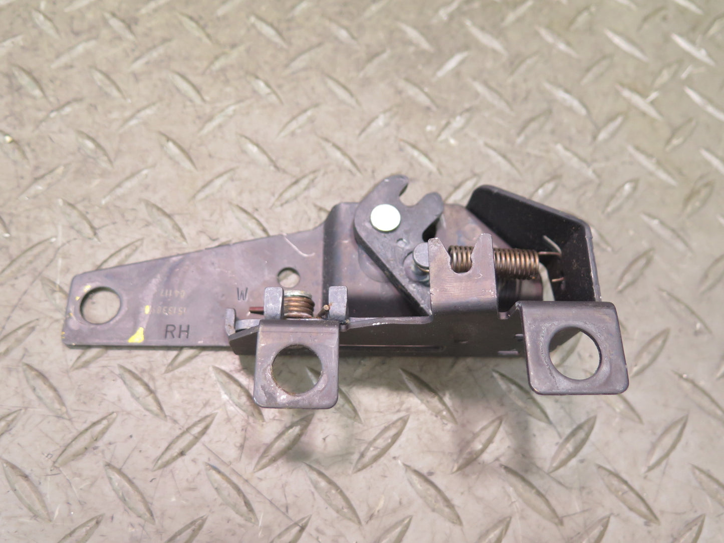 03-06 Chevrolet SSR Set of 2 Rear Right & Left Rear Compartment Lid Latch OEM