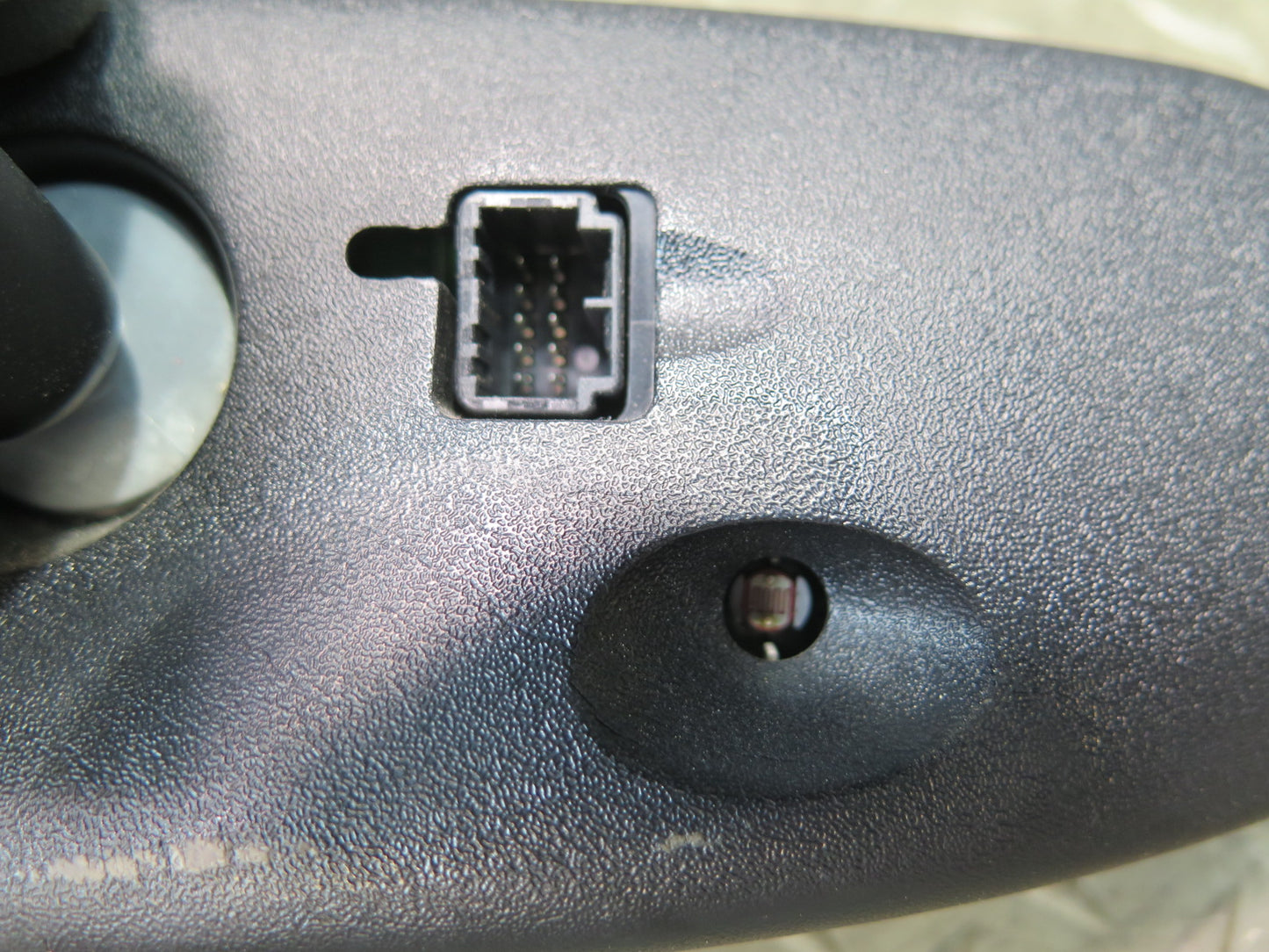 03-06 Chevrolet SSR Auto Dim Homelink Light Interior Rear View Mirror OEM