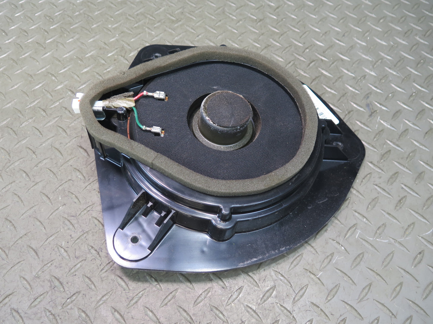 03-06 Chevrolet SSR Set of 2 Front Left & Right Door Bose Woofer Speaker OEM