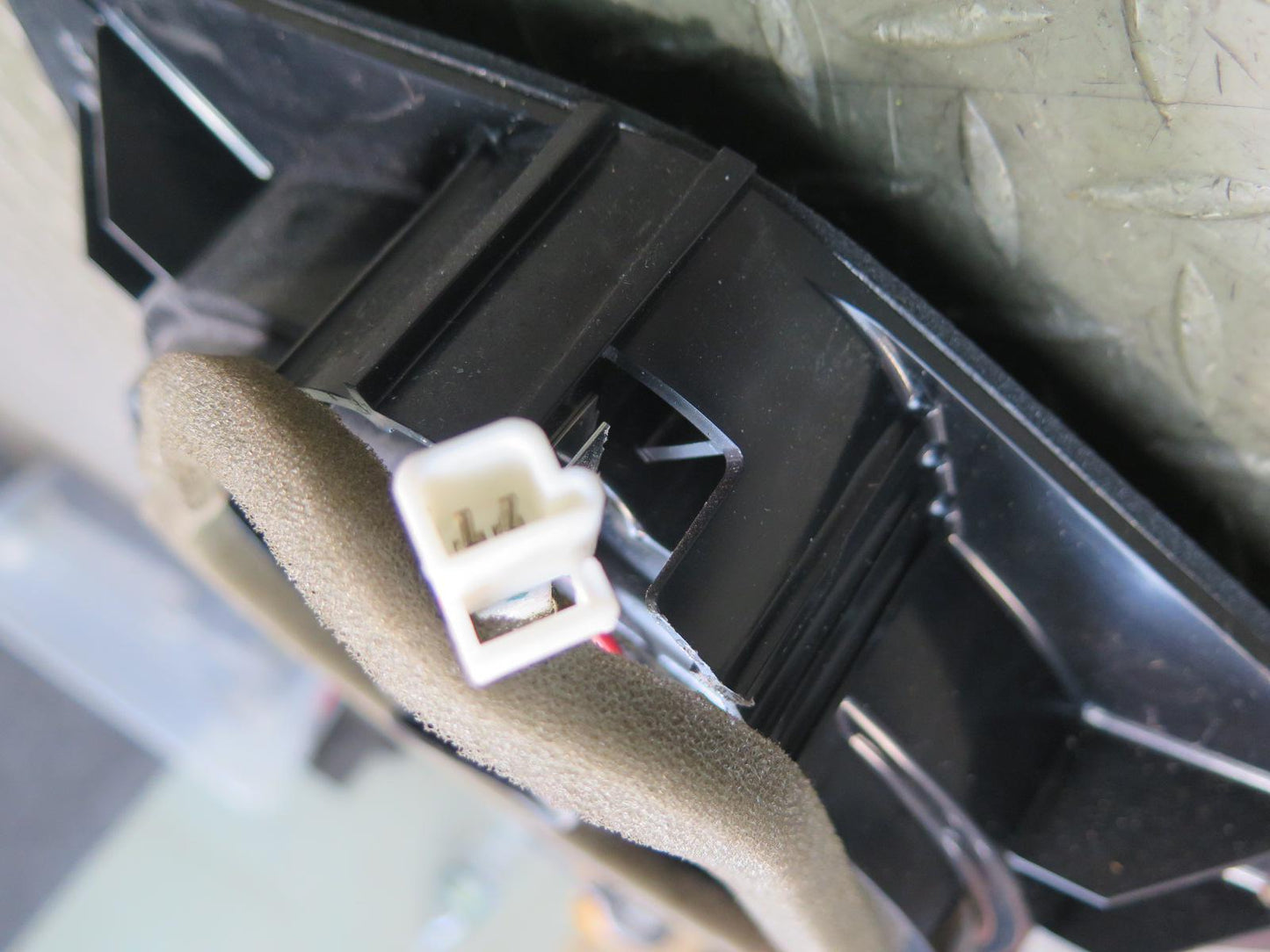 03-06 Chevrolet SSR Set of 2 Front Left & Right Door Bose Woofer Speaker OEM