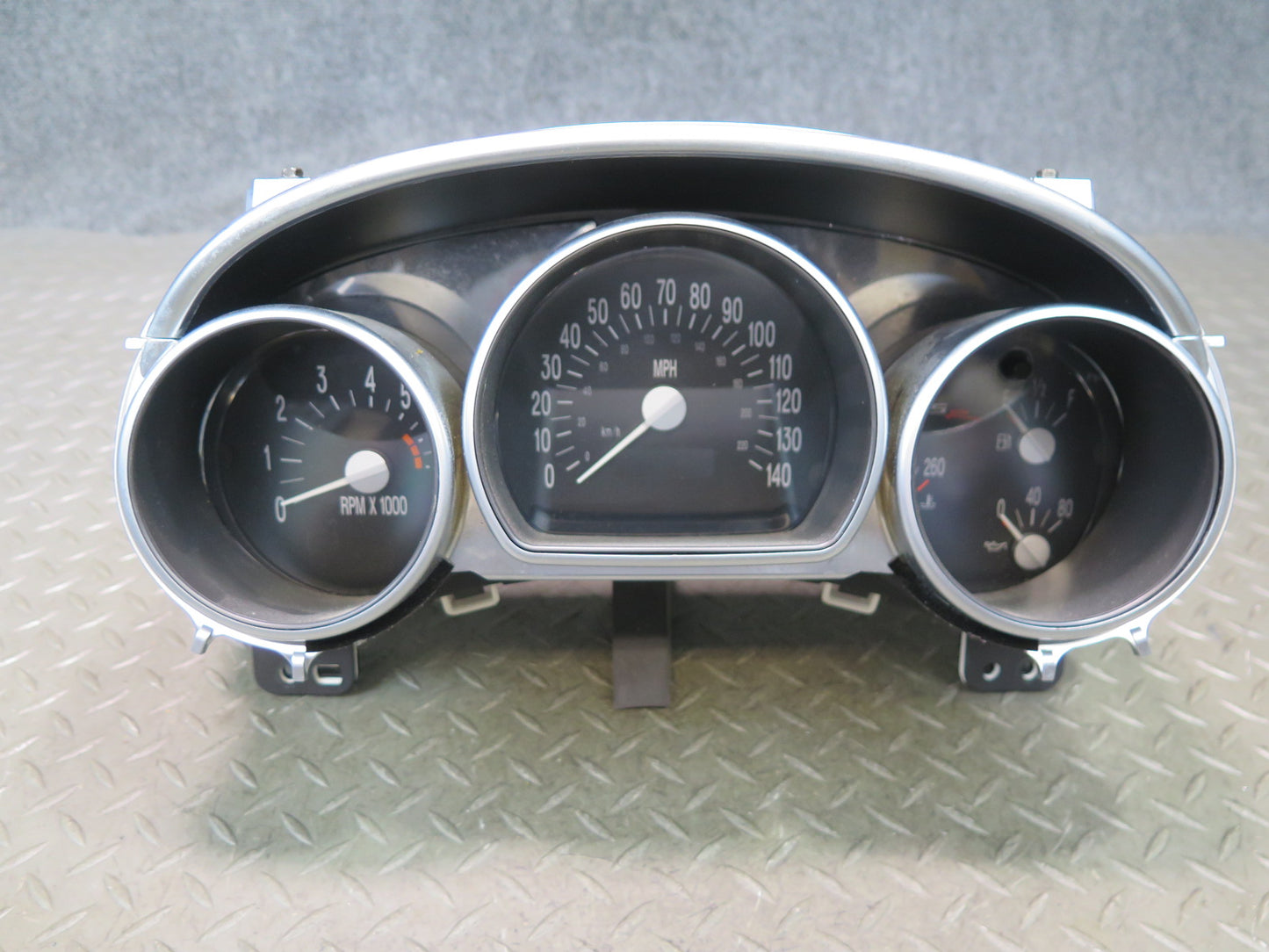 2004 Chevrolet SSR A/T Instrument Cluster Gauge Speedometer 50K 12243915 OEM
