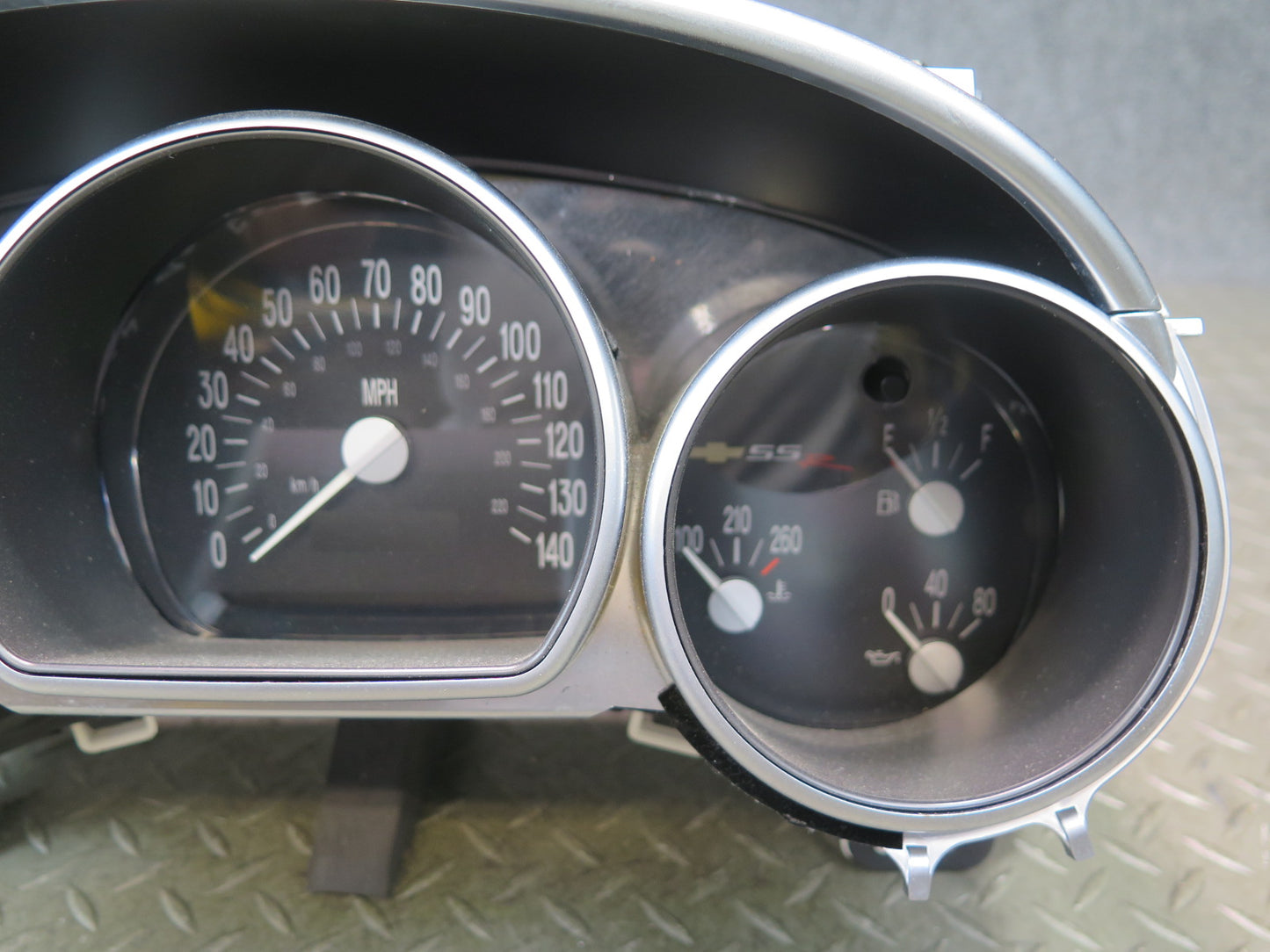 2004 Chevrolet SSR A/T Instrument Cluster Gauge Speedometer 50K 12243915 OEM