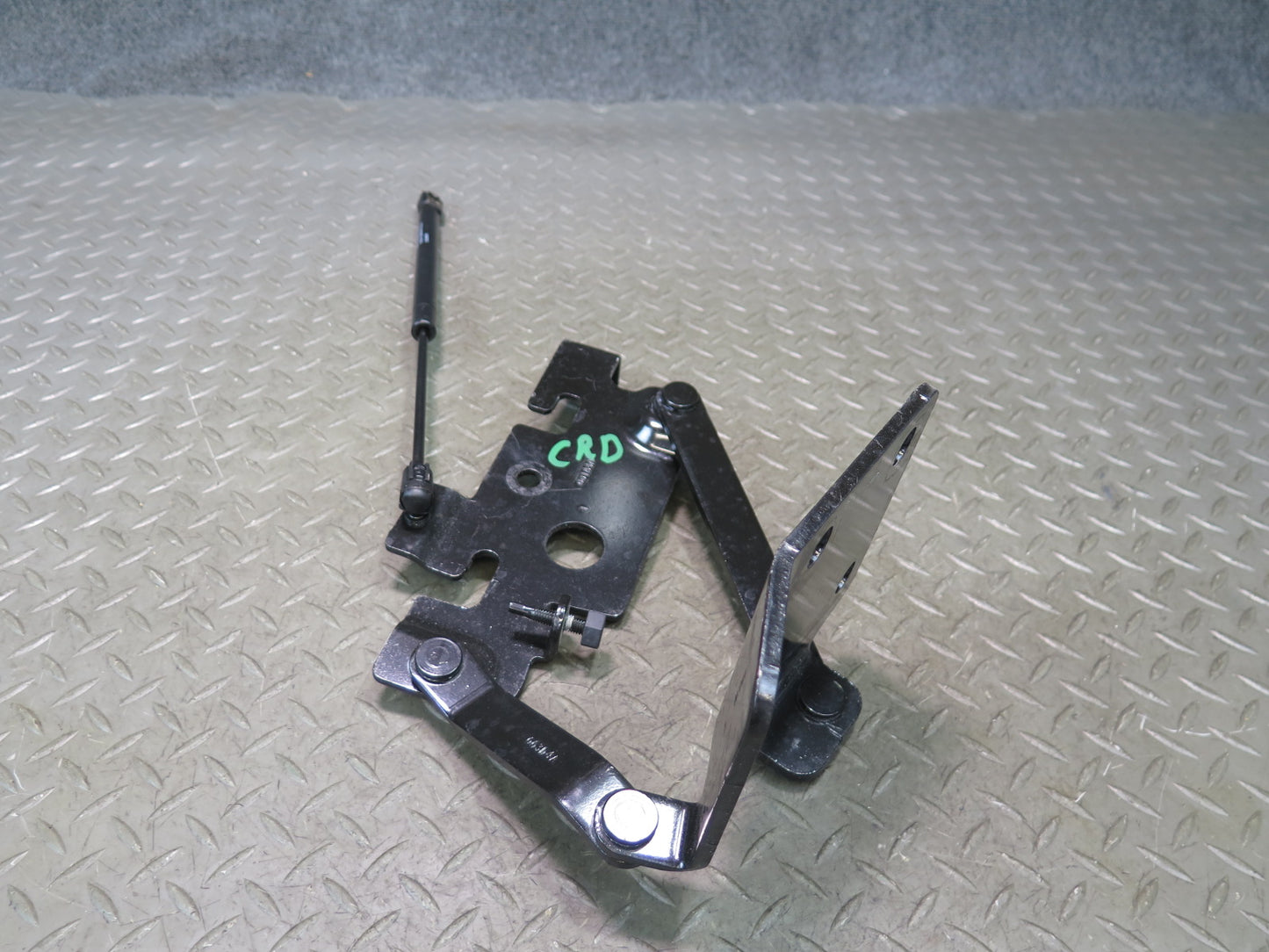 03-06 Chevrolet SSR Set of 2 Rear Left & Right Trunk Hinge w Strut Shock OEM