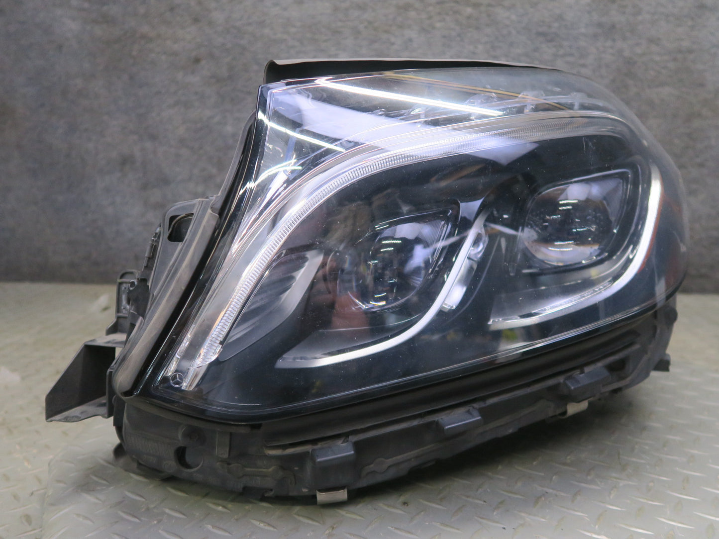 2017-2019 Mercedes X166 GLS450 Front Left Side Intelligent LED Headlight Lamp