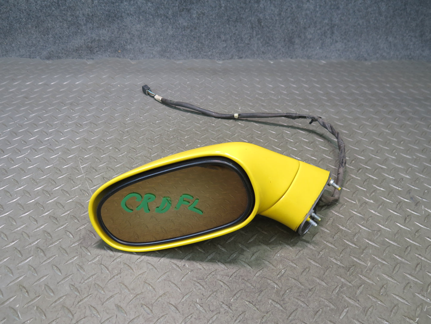 03-06 Chevrolet SSR Left Door Side View Power Mirror Yellow Glass Discoloration