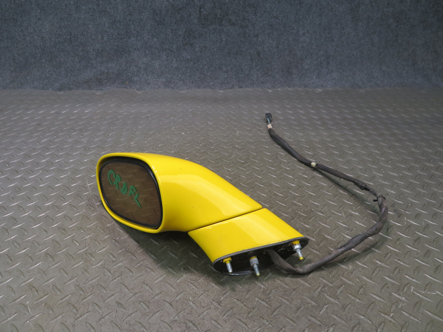 03-06 Chevrolet SSR Left Door Side View Power Mirror Yellow Glass Discoloration