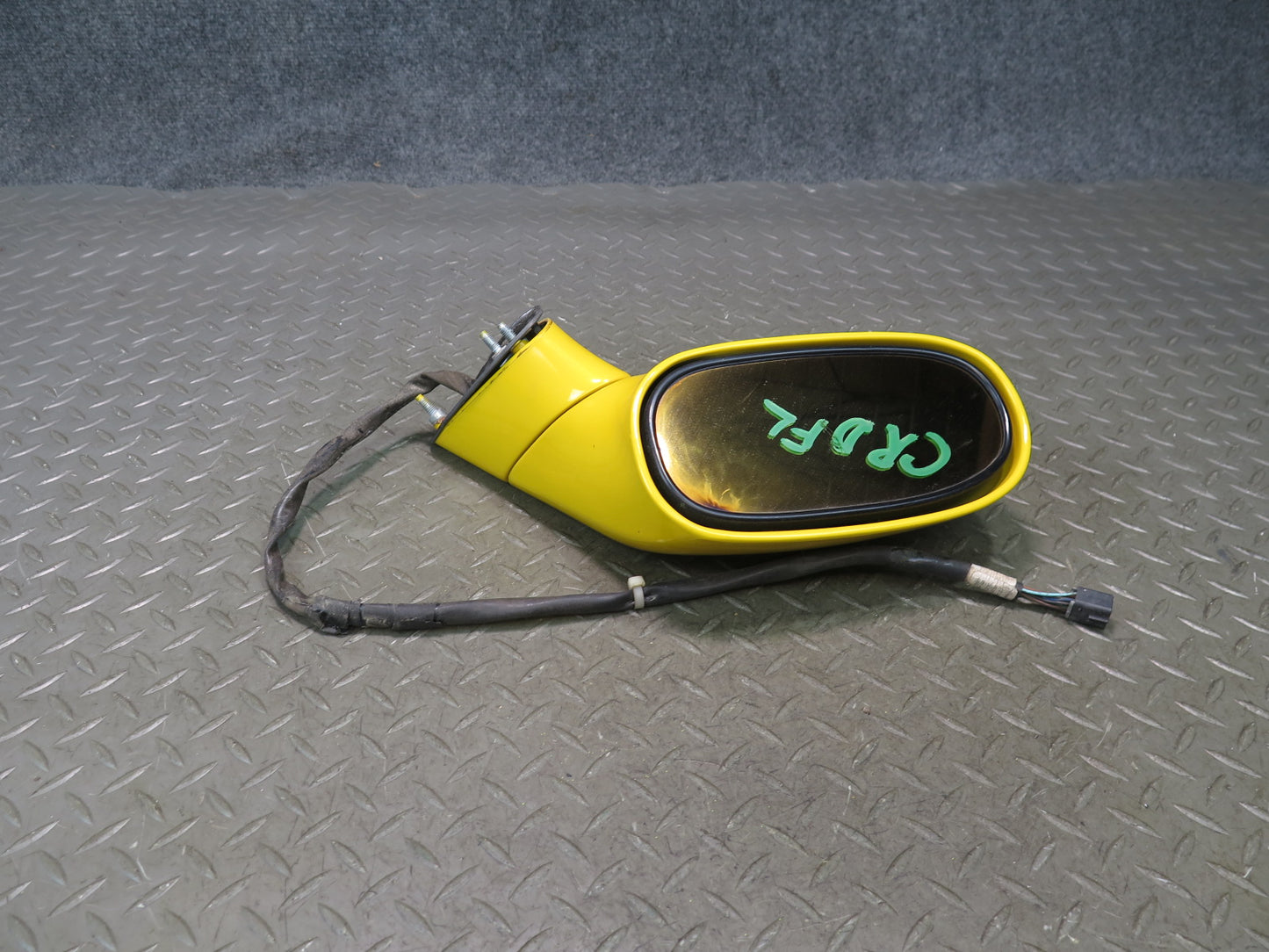 03-06 Chevrolet SSR Left Door Side View Power Mirror Yellow Glass Discoloration