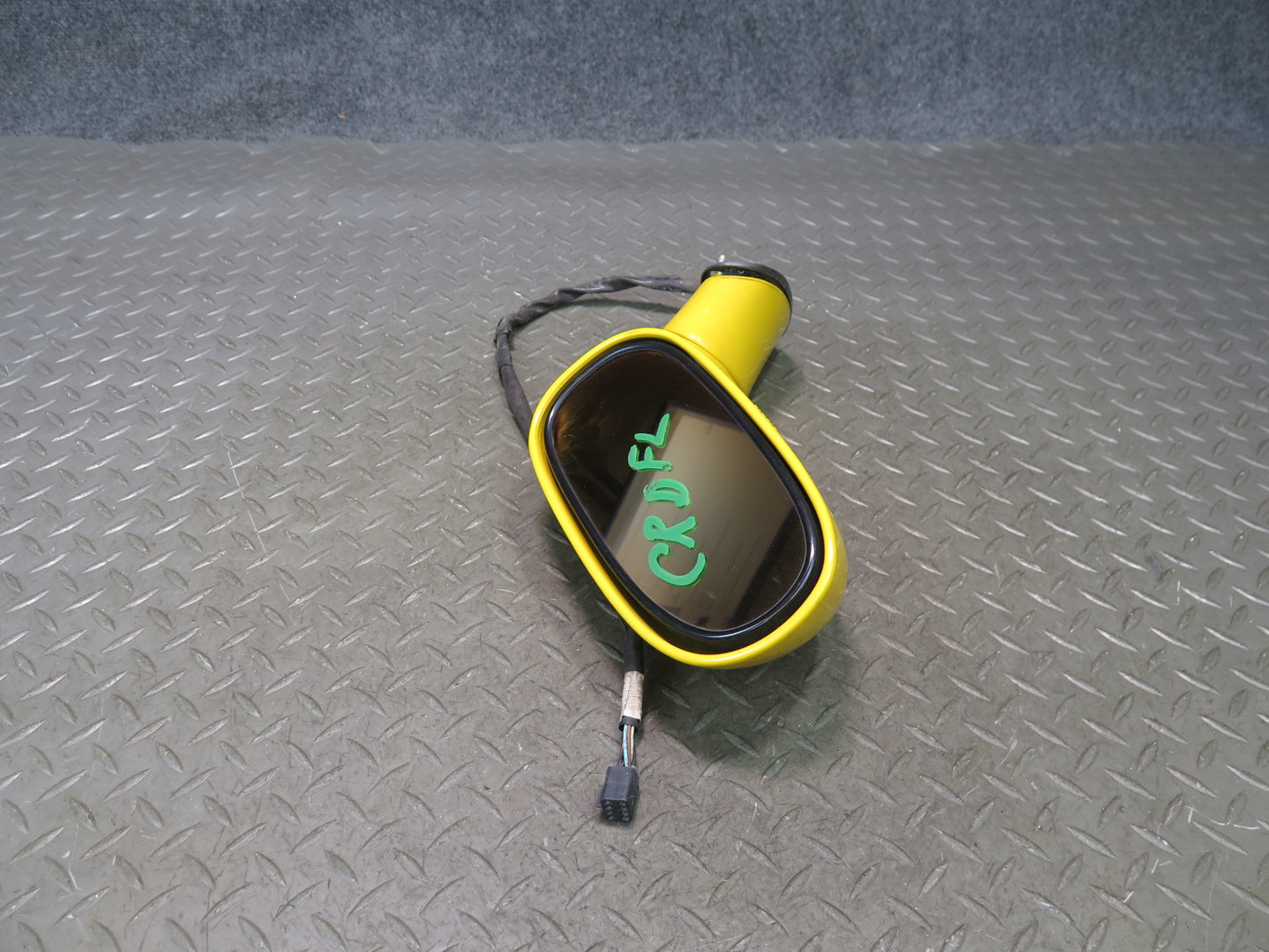 03-06 Chevrolet SSR Left Door Side View Power Mirror Yellow Glass Discoloration