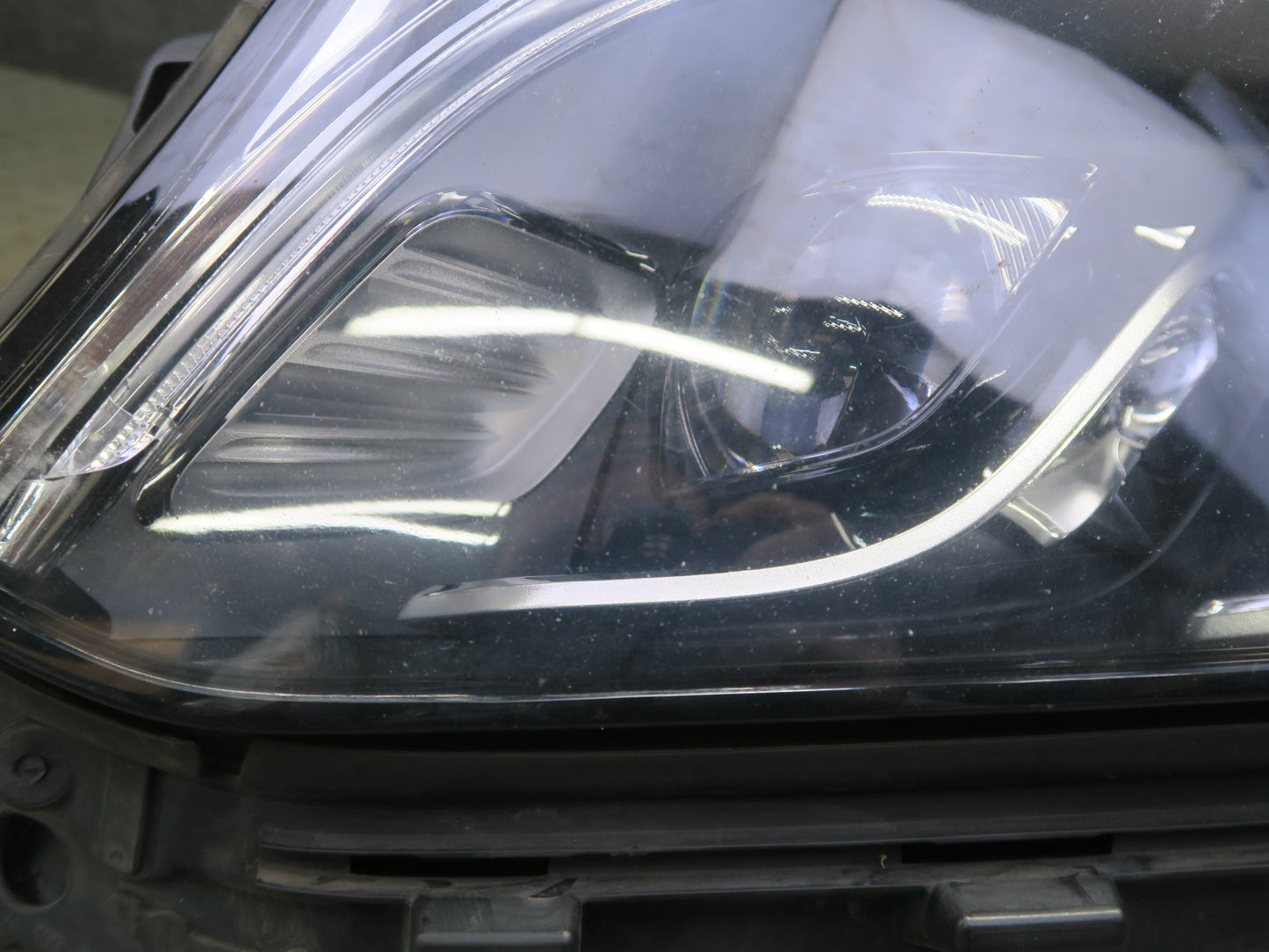 2017-2019 Mercedes X166 GLS450 Front Left Side Intelligent LED Headlight Lamp