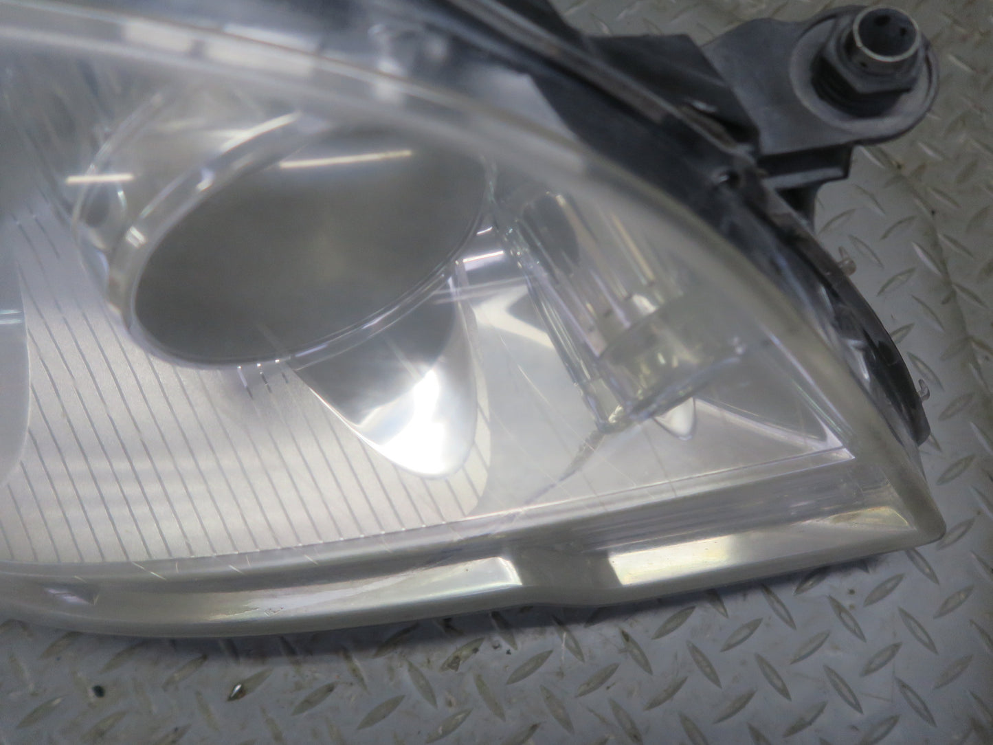 09-11 Mercedes W164 Ml-class Front Right Halogen Headlight Lamp OEM