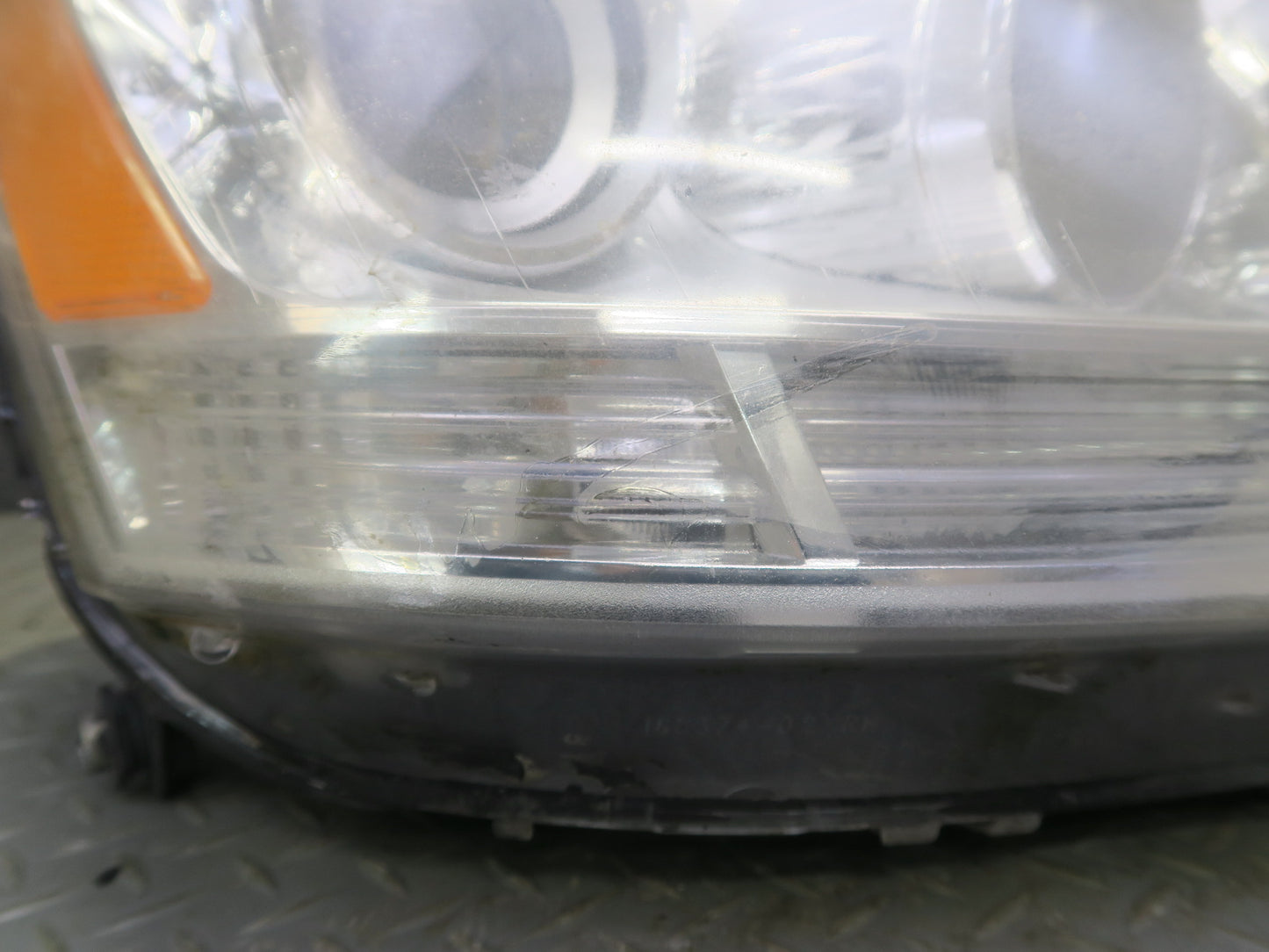 09-11 Mercedes W164 Ml-class Front Right Halogen Headlight Lamp OEM